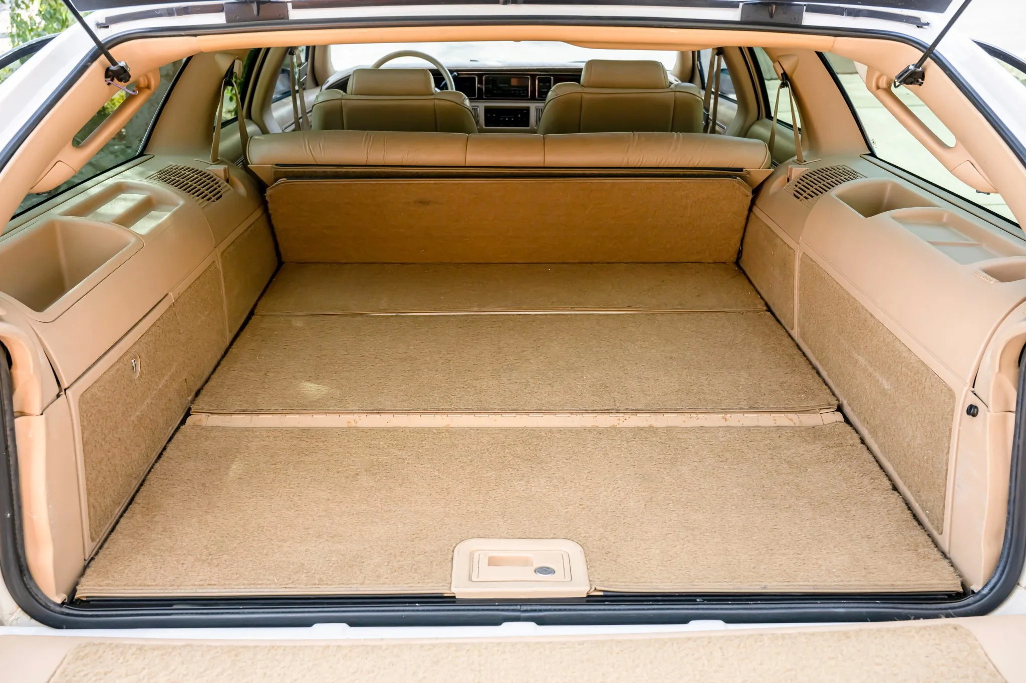 1992_buick_roadmaster_LIPMAN_Roadmaster_120-scaled