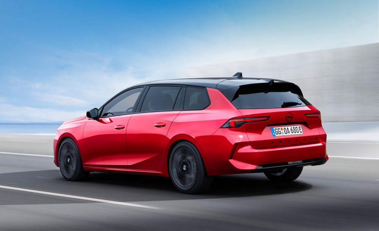Opel Astra Sports Tourer Electric(2)