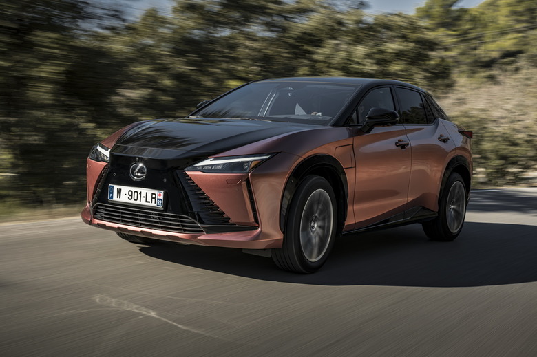 2023 Lexus RZ 450e 3