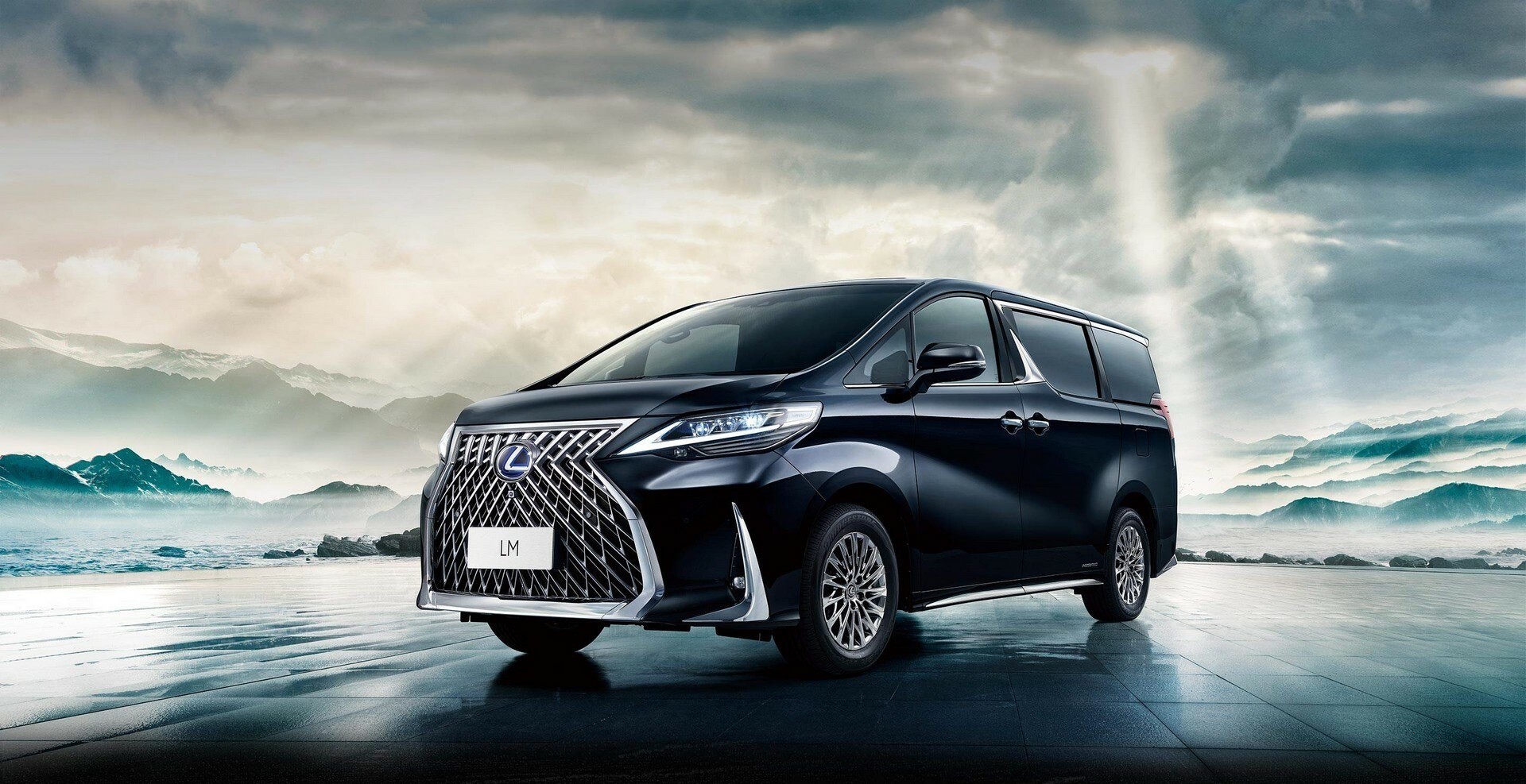 2023 Lexus LM 6