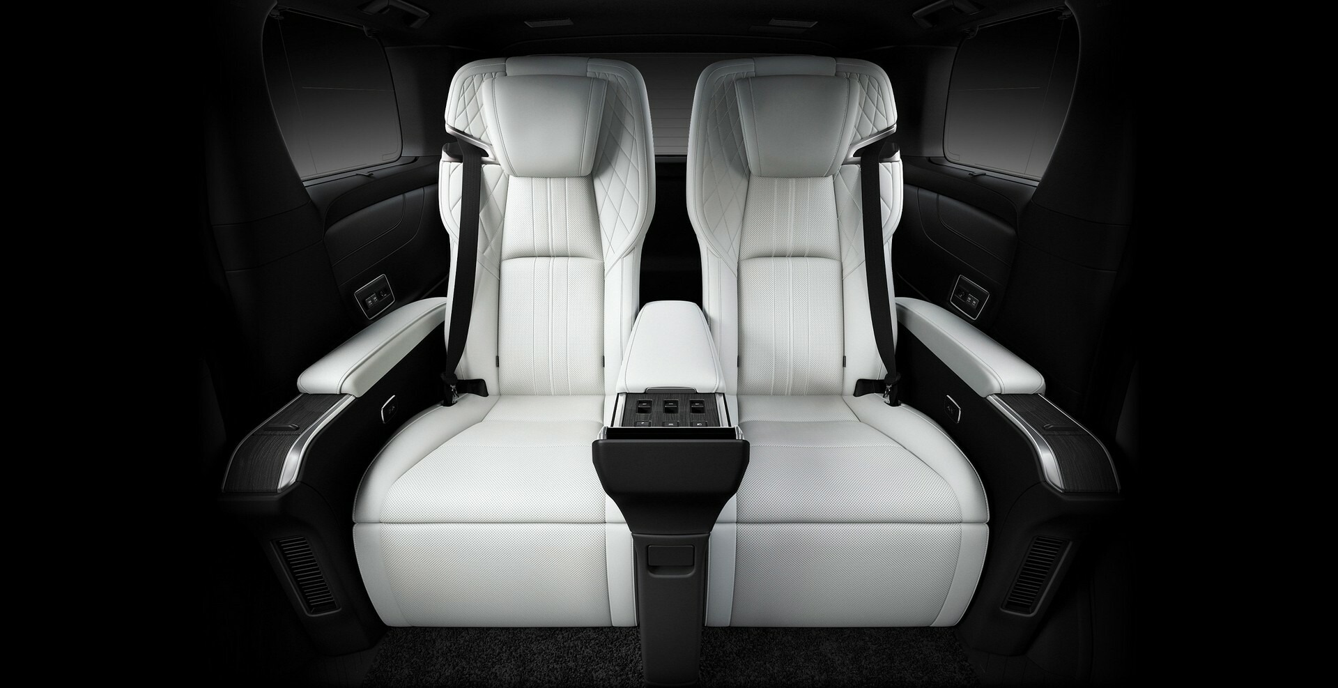 2023 Lexus LM 7