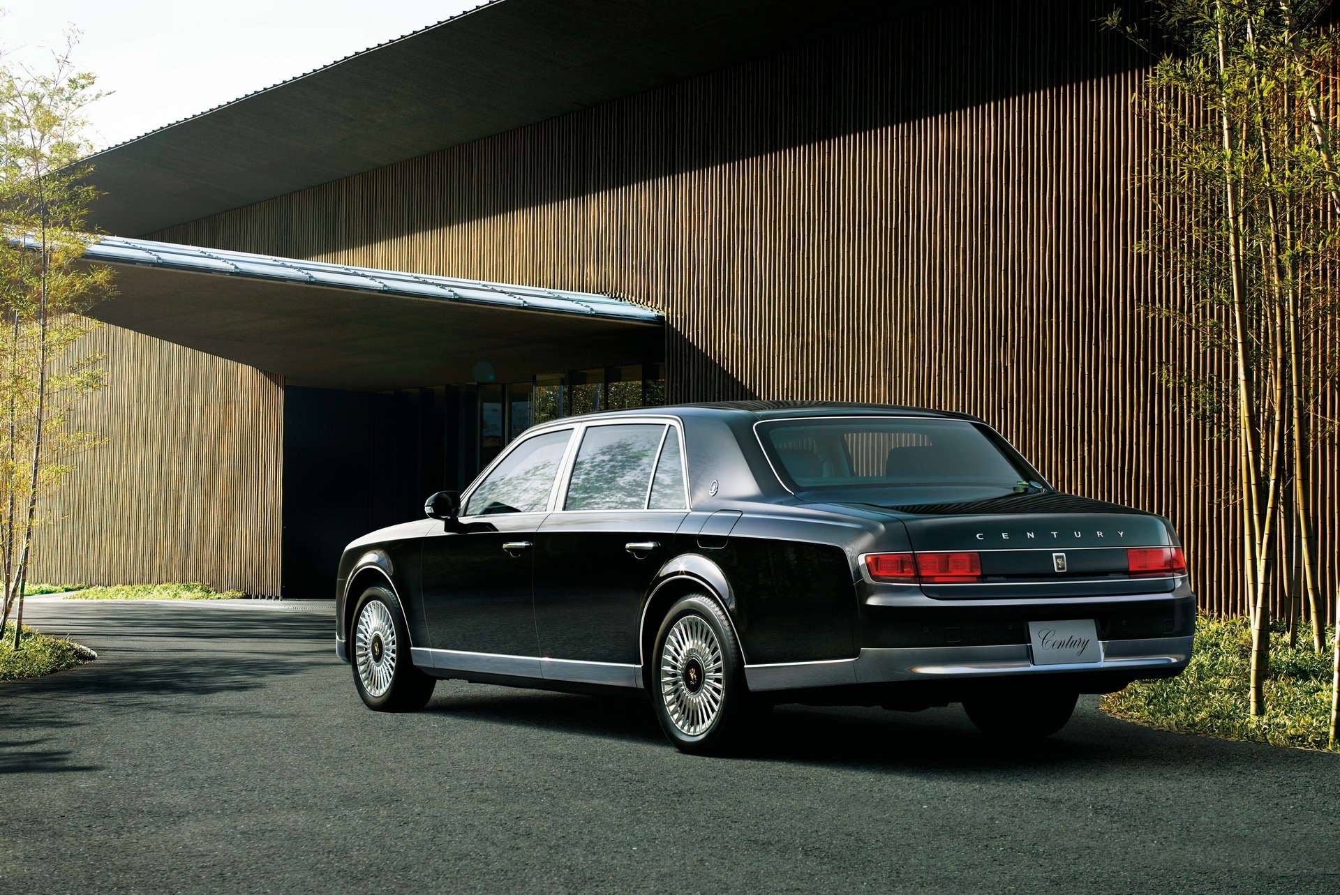 2018-toyota-century-3