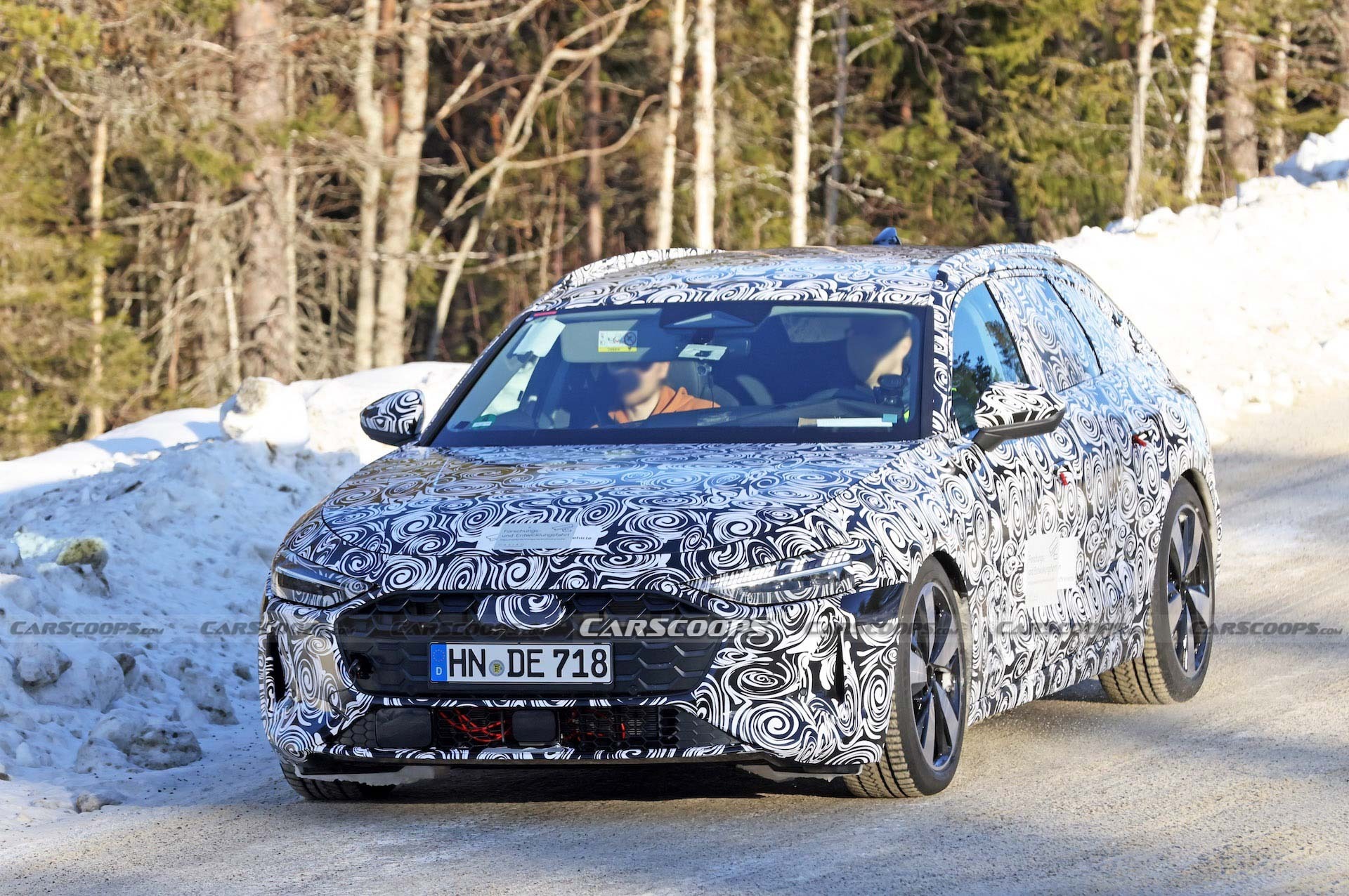 Audi A4 Avant scoop spy 00002