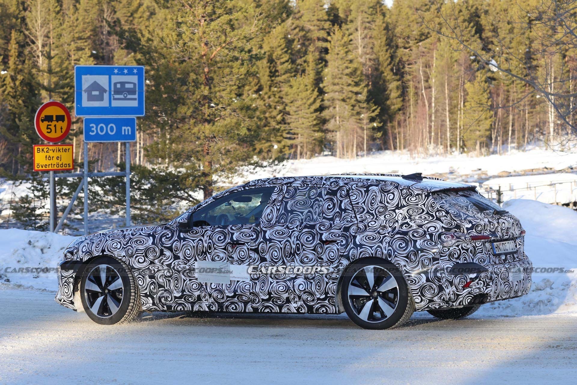 Audi A4 Avant scoop spy 00004