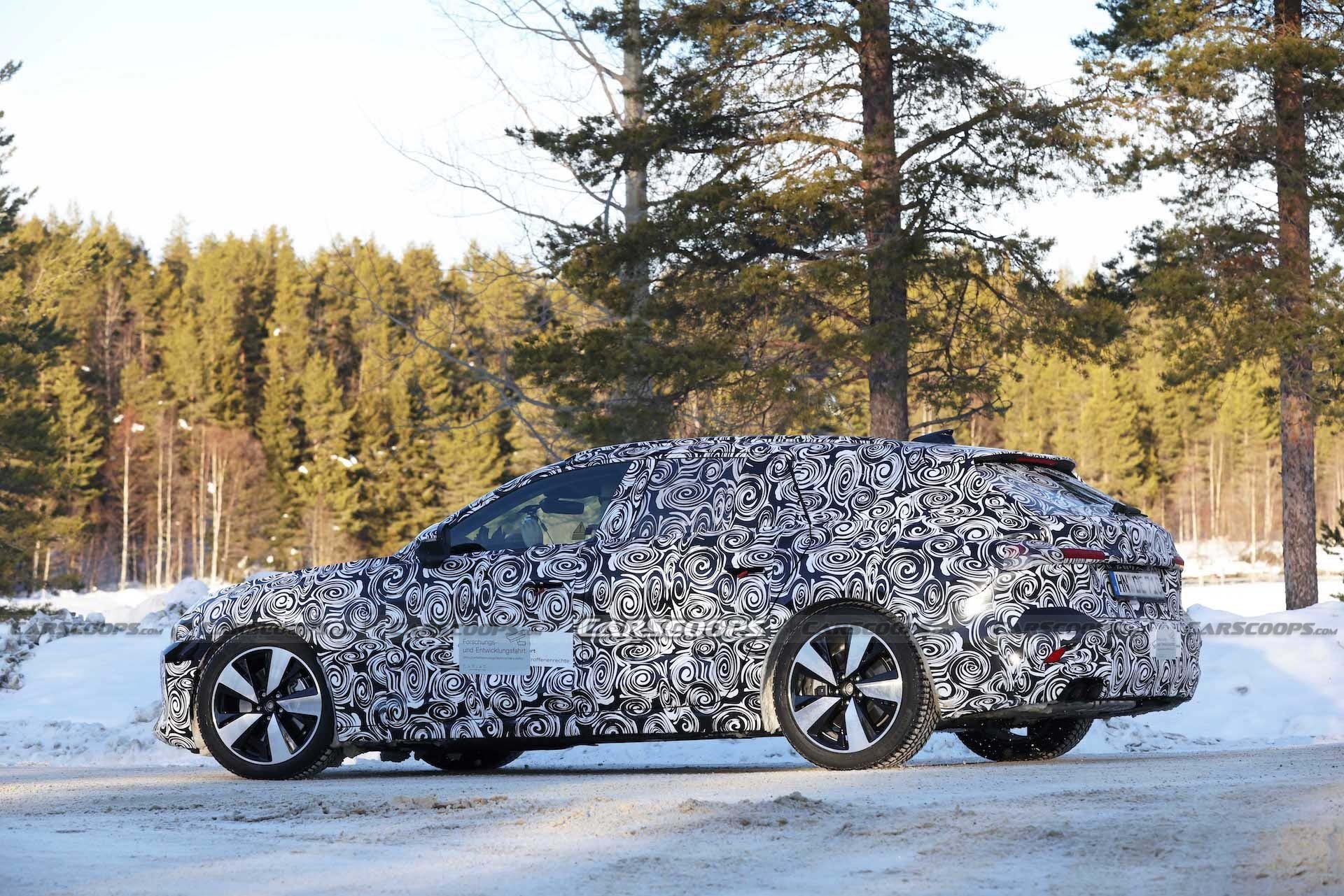 Audi A4 Avant scoop spy 00015