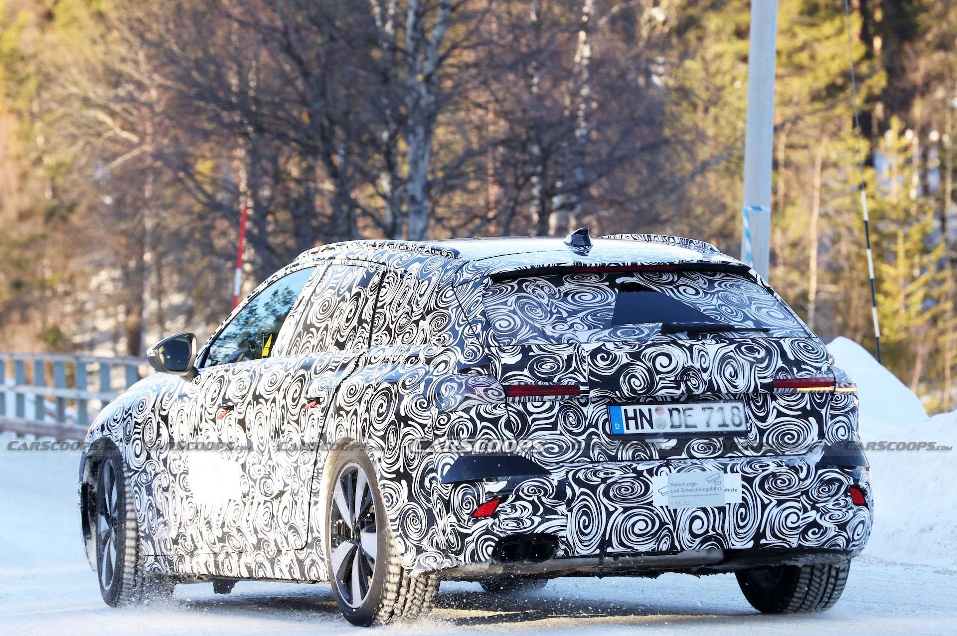 Audi A4 Avant scoop spy 00020