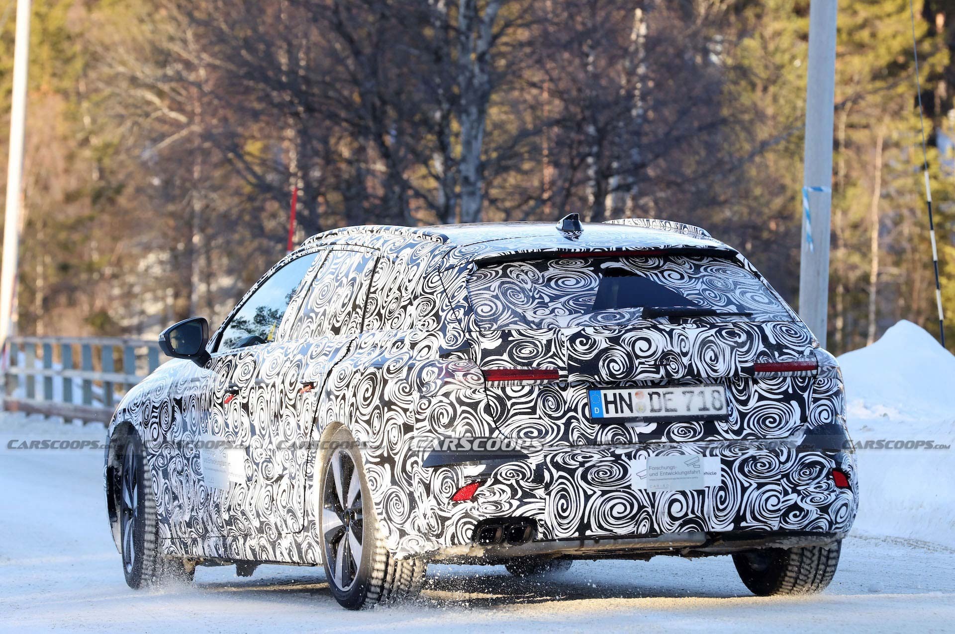 Audi A4 Avant scoop spy 00021
