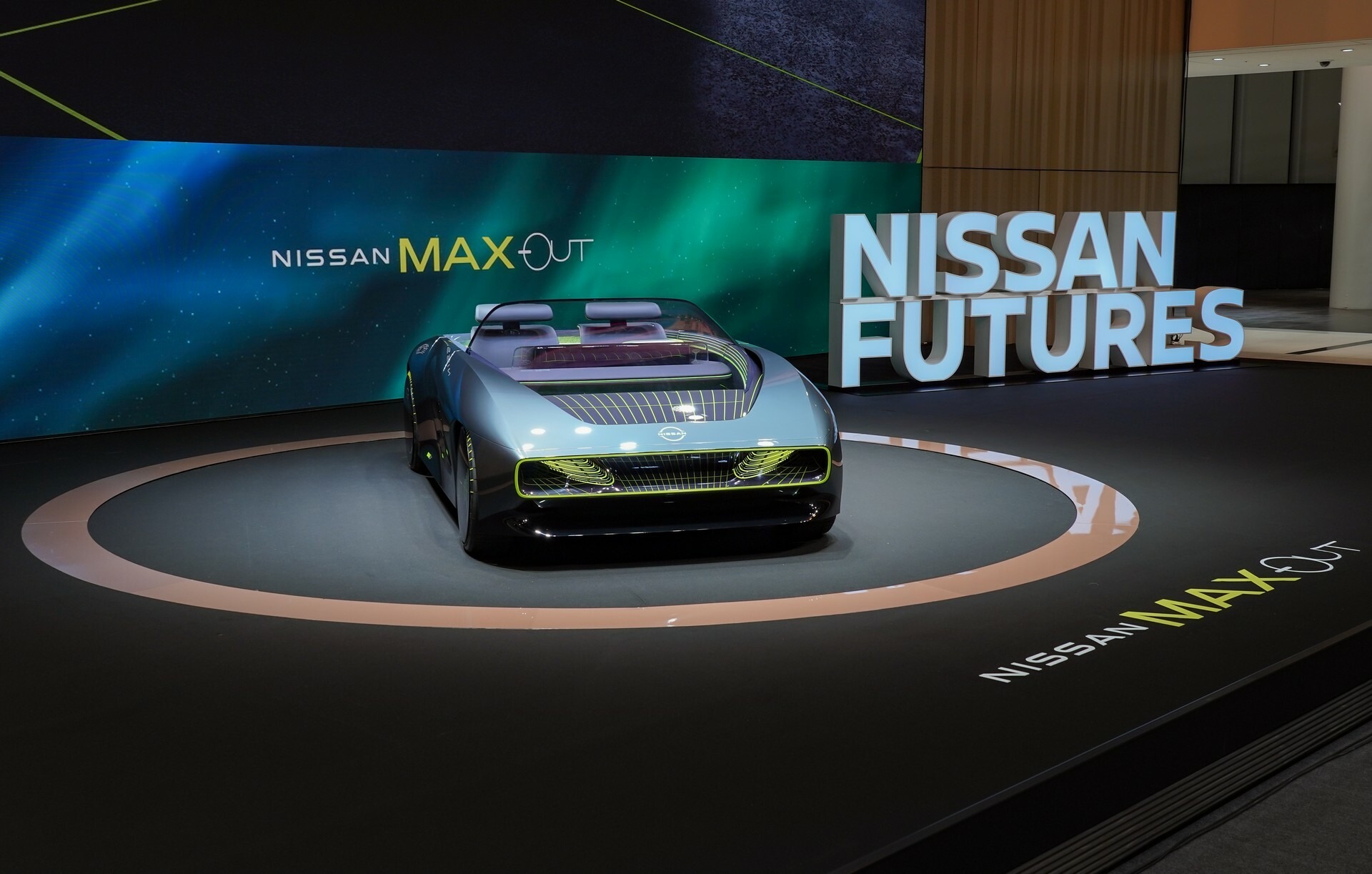 Nissan Max-Out Concept 13