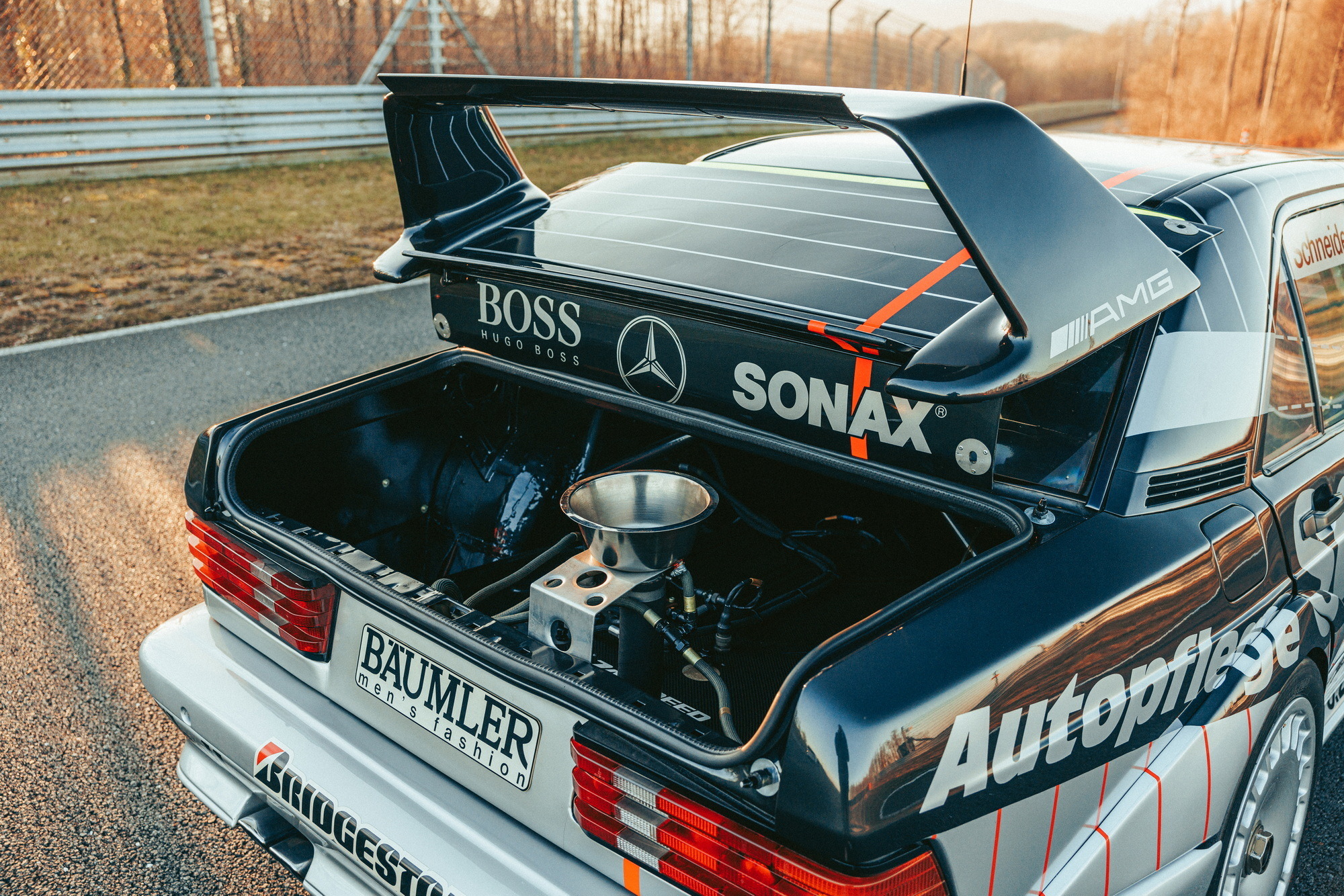 RM Sothebys 1992 Mercedes-AMG 190 E 2..5-16 Evolution II 19