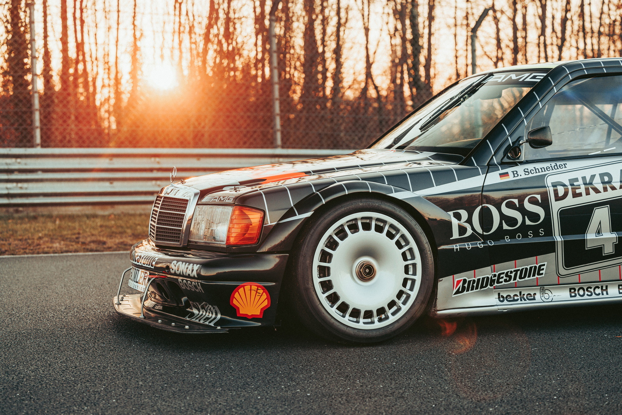 RM Sothebys 1992 Mercedes-AMG 190 E 2..5-16 Evolution II 32