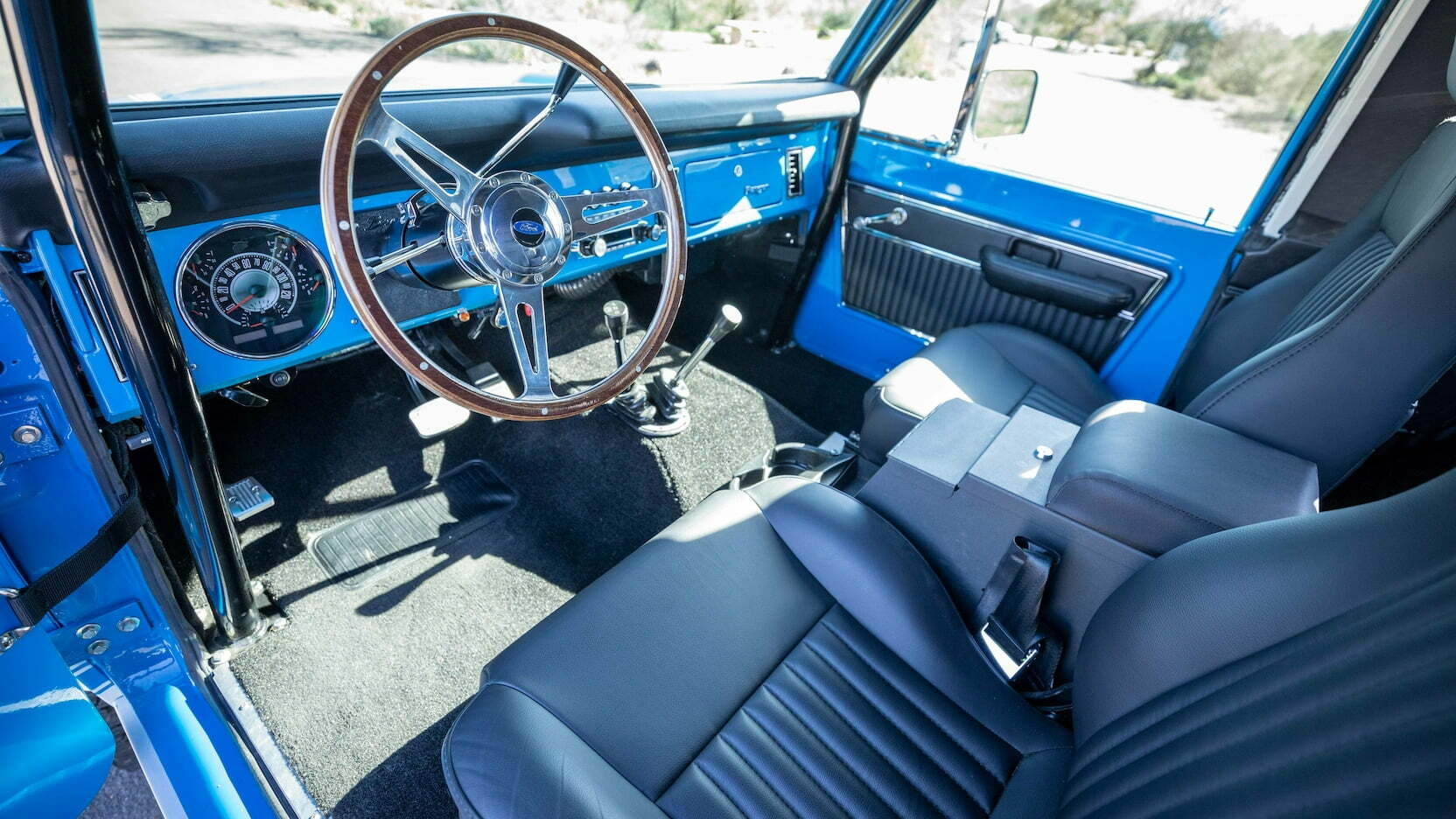 Ford Bronco 4