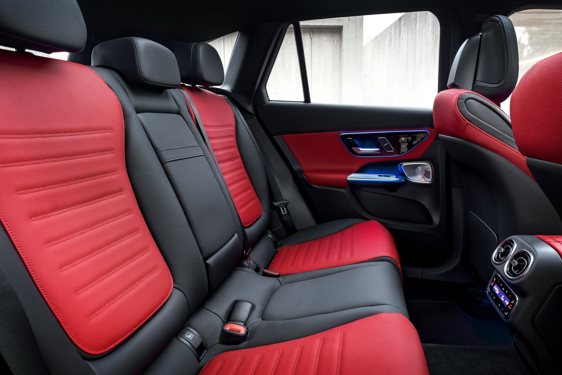 2023 Mercedes GLC 21