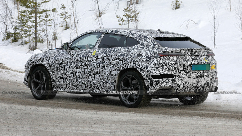 Lamborghini-Urus-PHEV-a