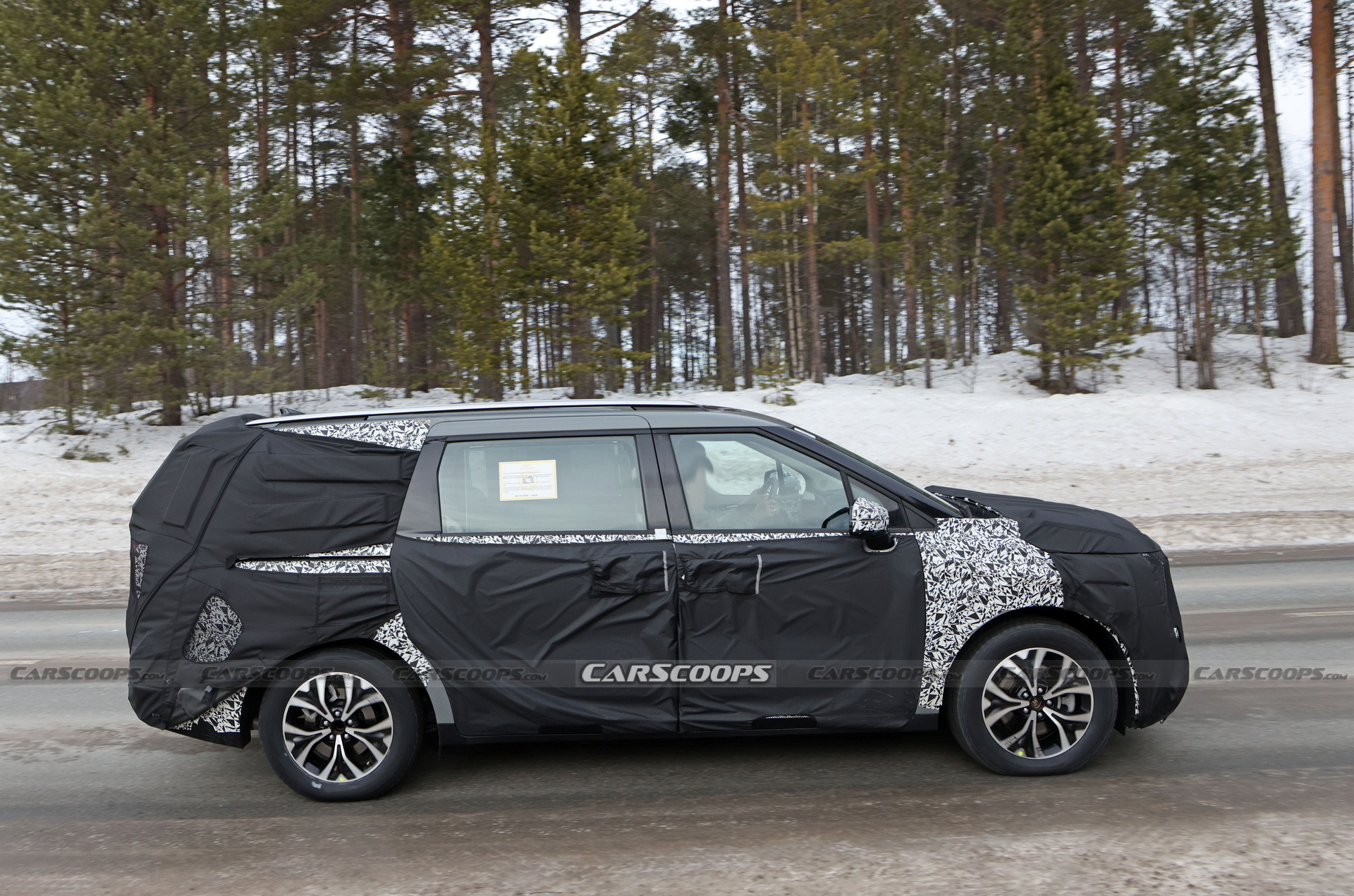 Kia Carnival facelift Scoop (5)