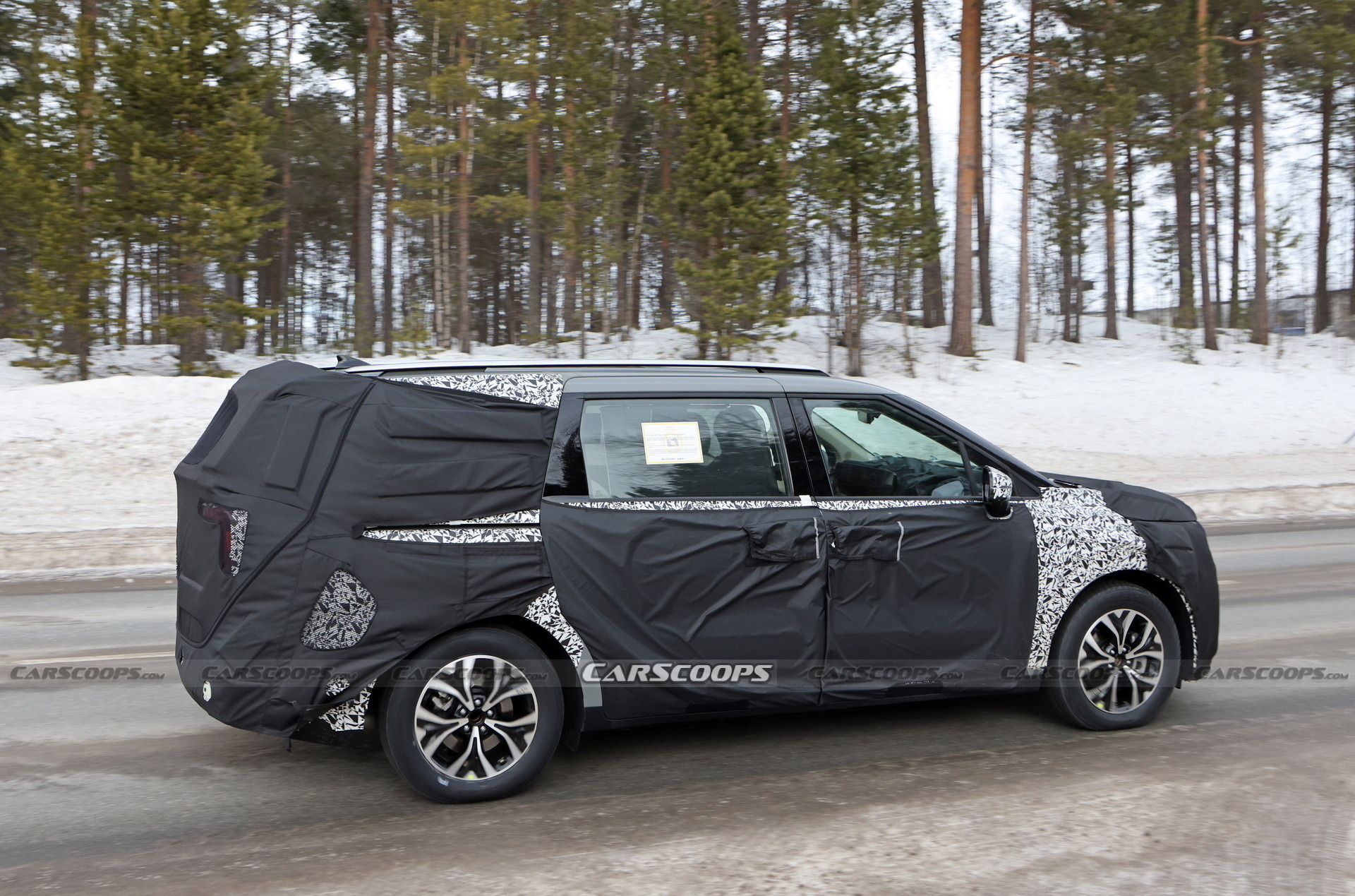 Kia Carnival facelift Scoop (6)