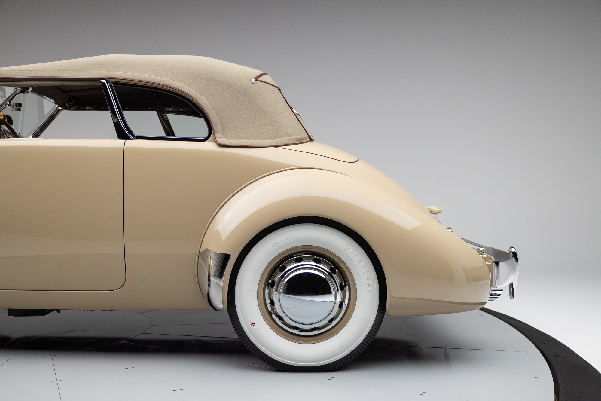 1937 Cord 812 Phaeton 43