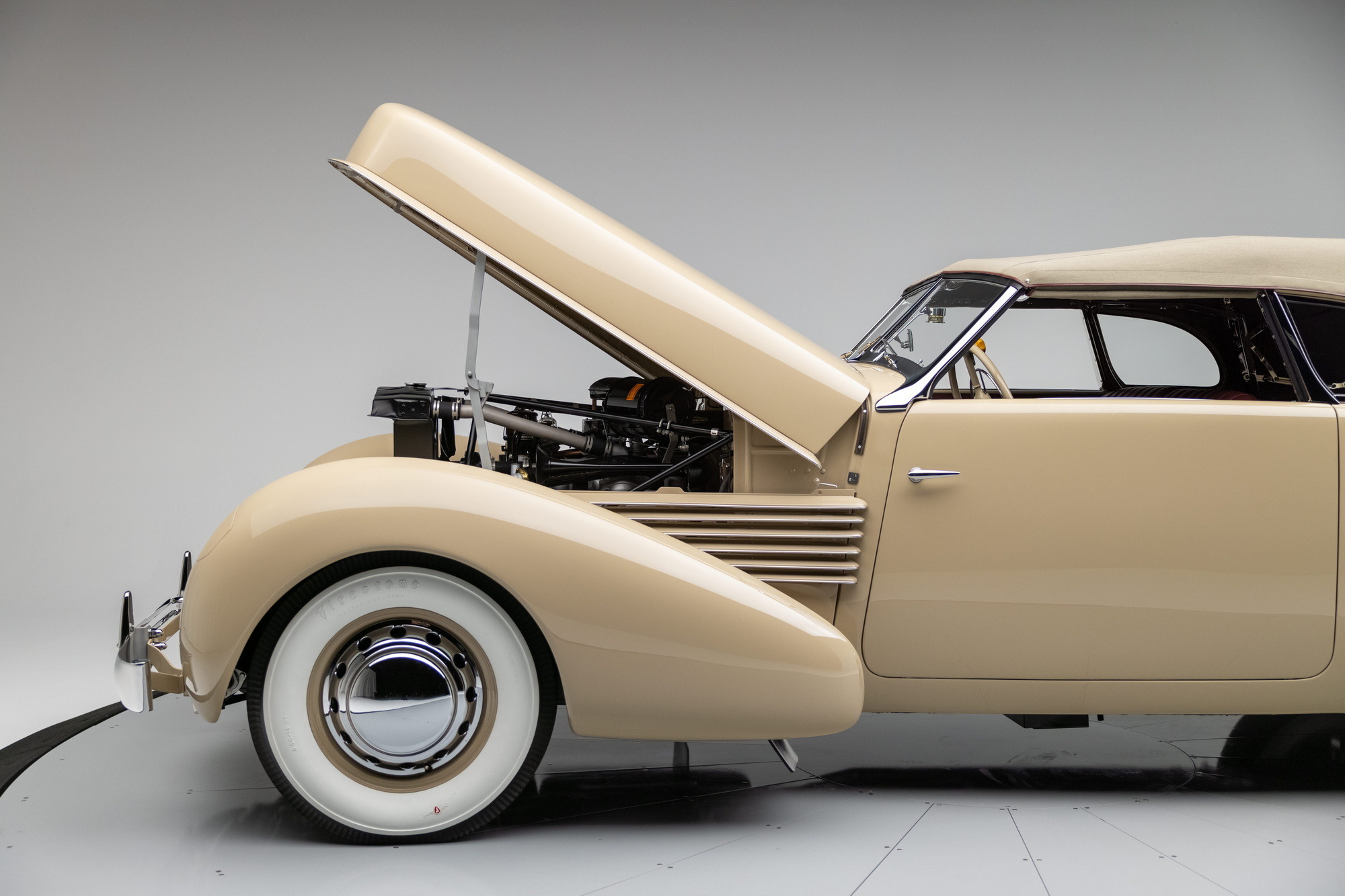 1937 Cord 812 Phaeton 54