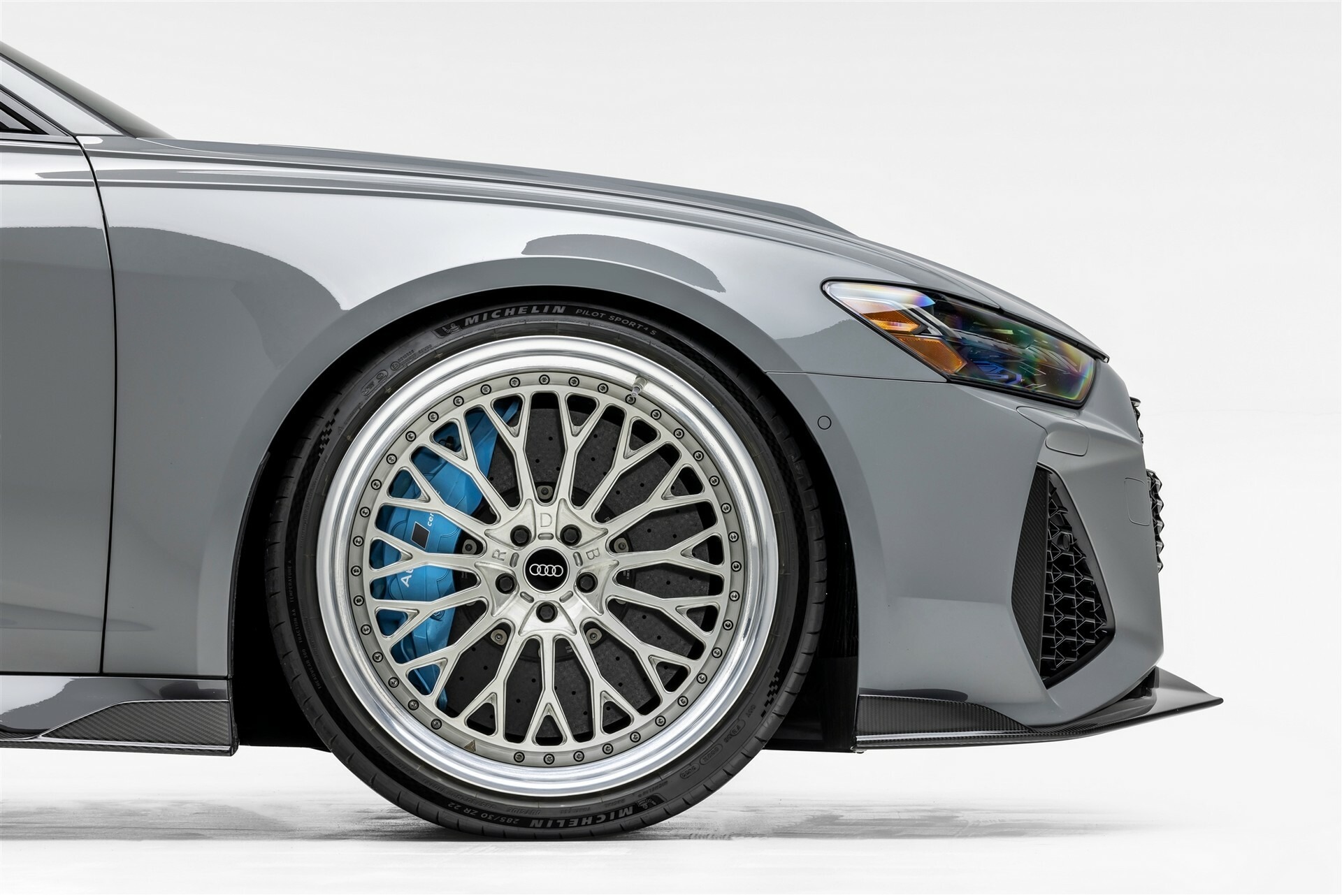 1016 Industries Audi RS6 - 13