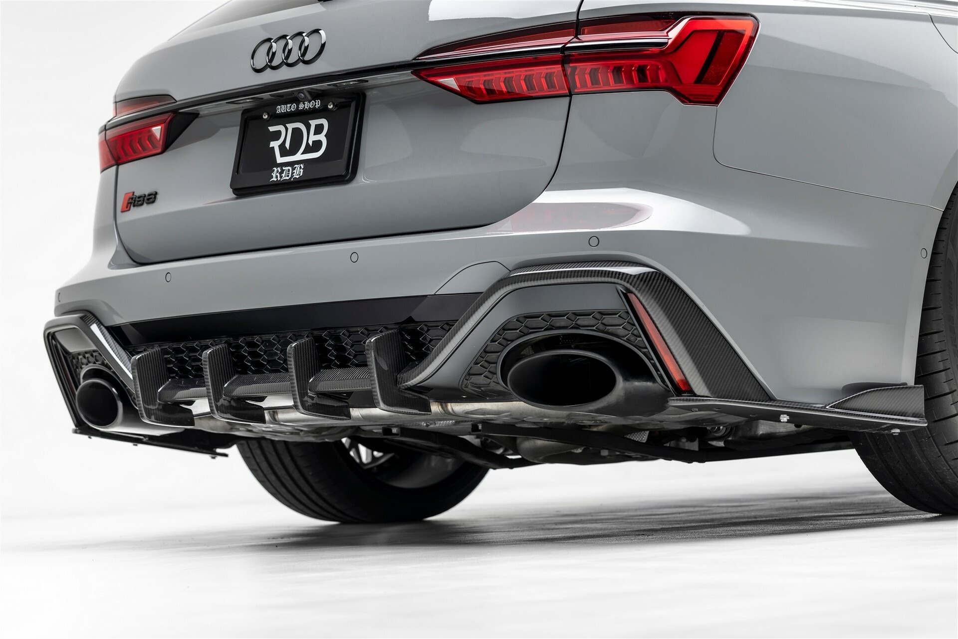 1016 Industries Audi RS6 - 15