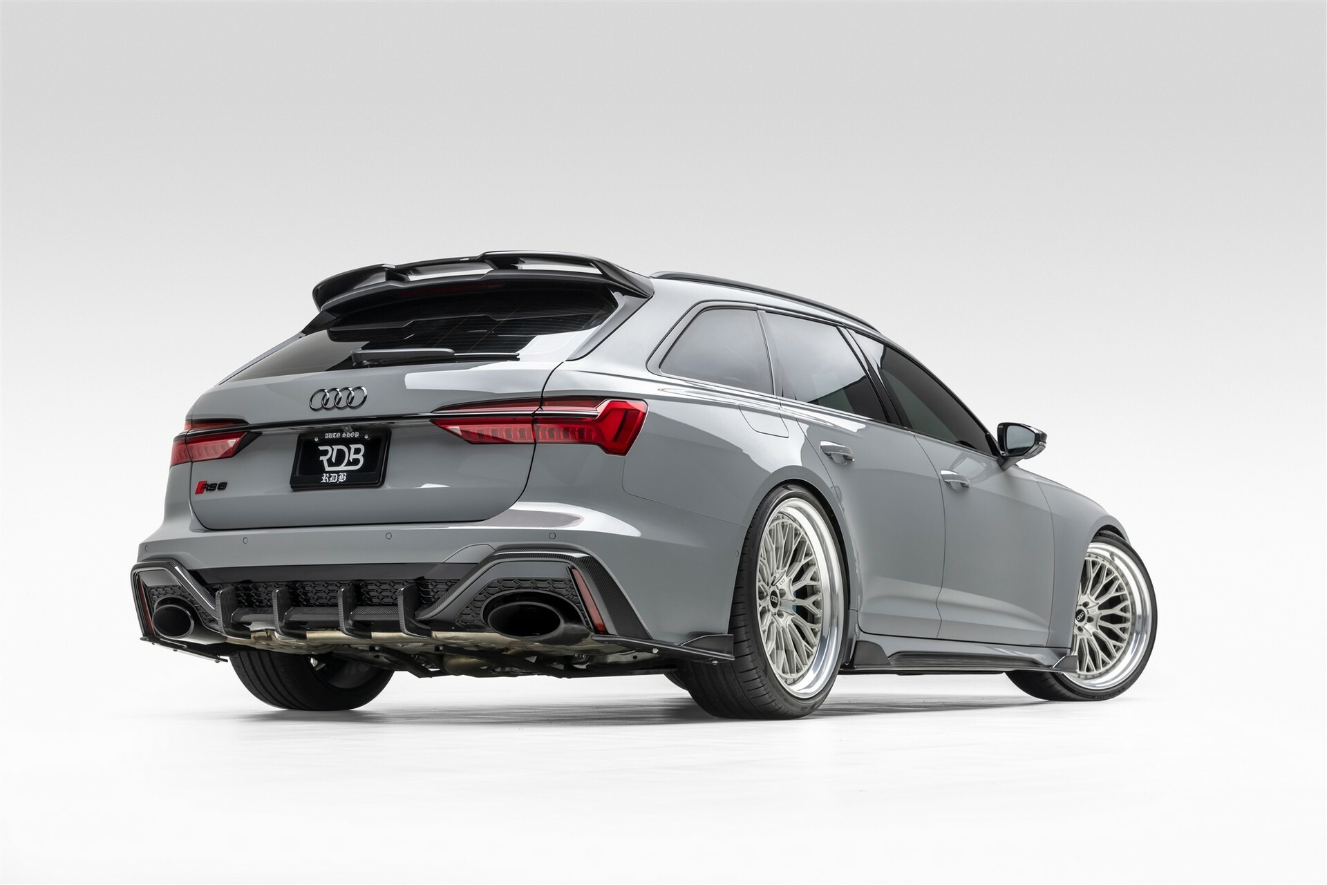 1016 Industries Audi RS6 - 20