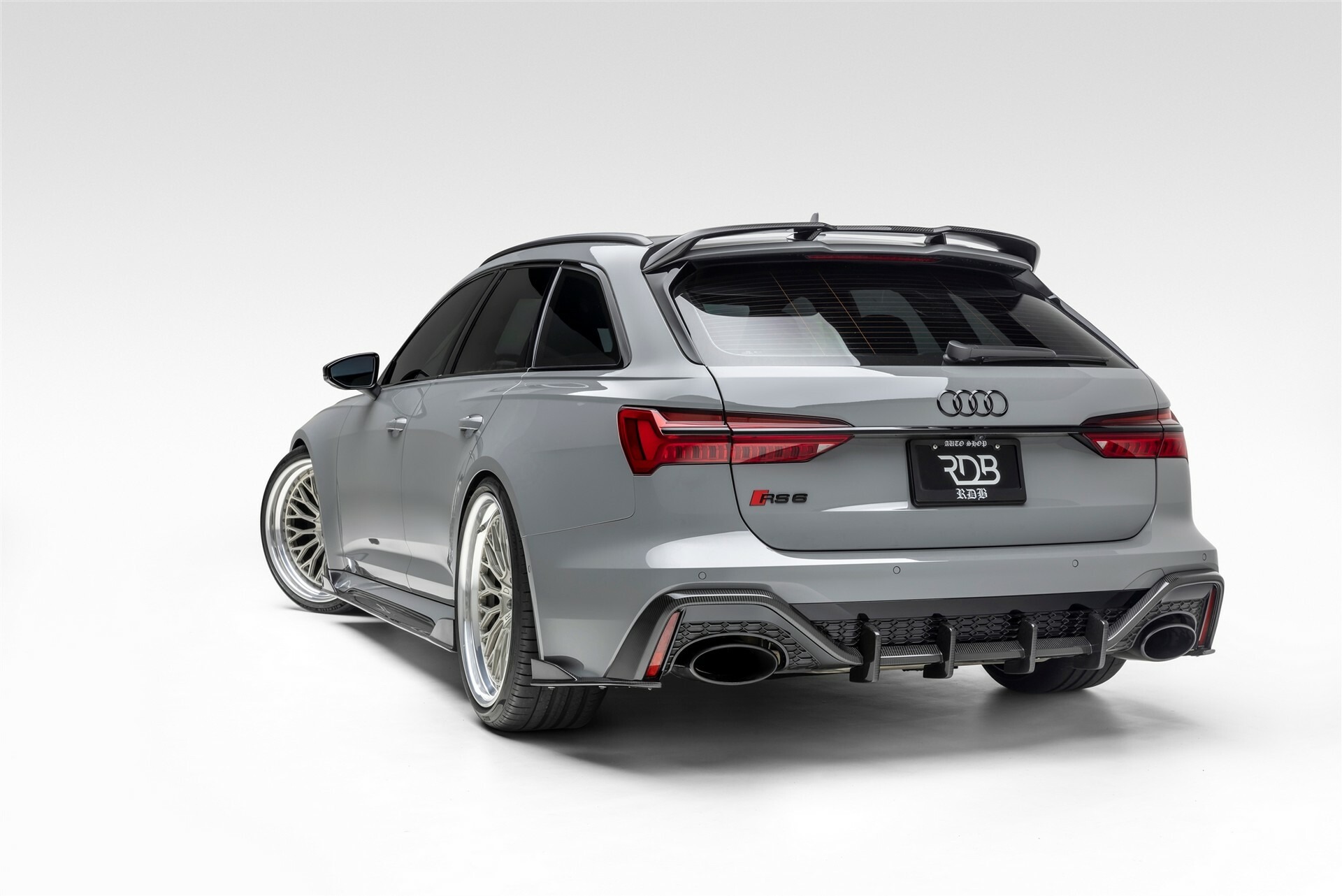 1016 Industries Audi RS6 - 40