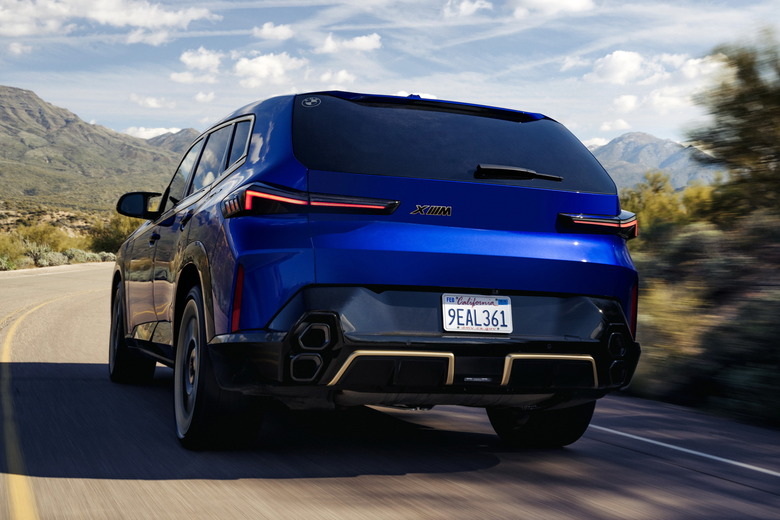 2023 BMW XM Marina Bay Blue Metallic 2