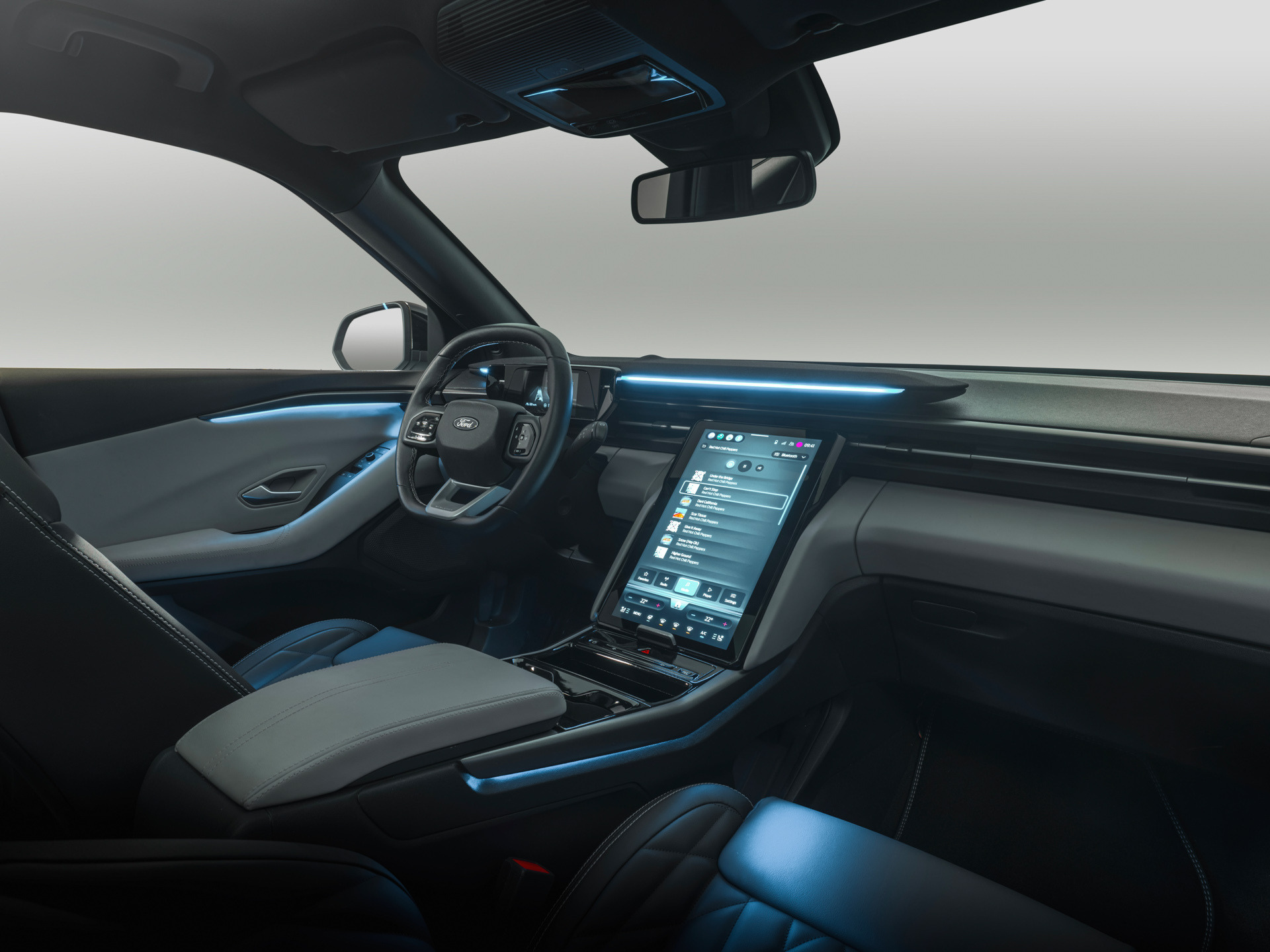 Ford Explorer EV 00034