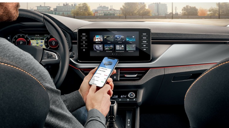 skoda-scala-interior-connectivity