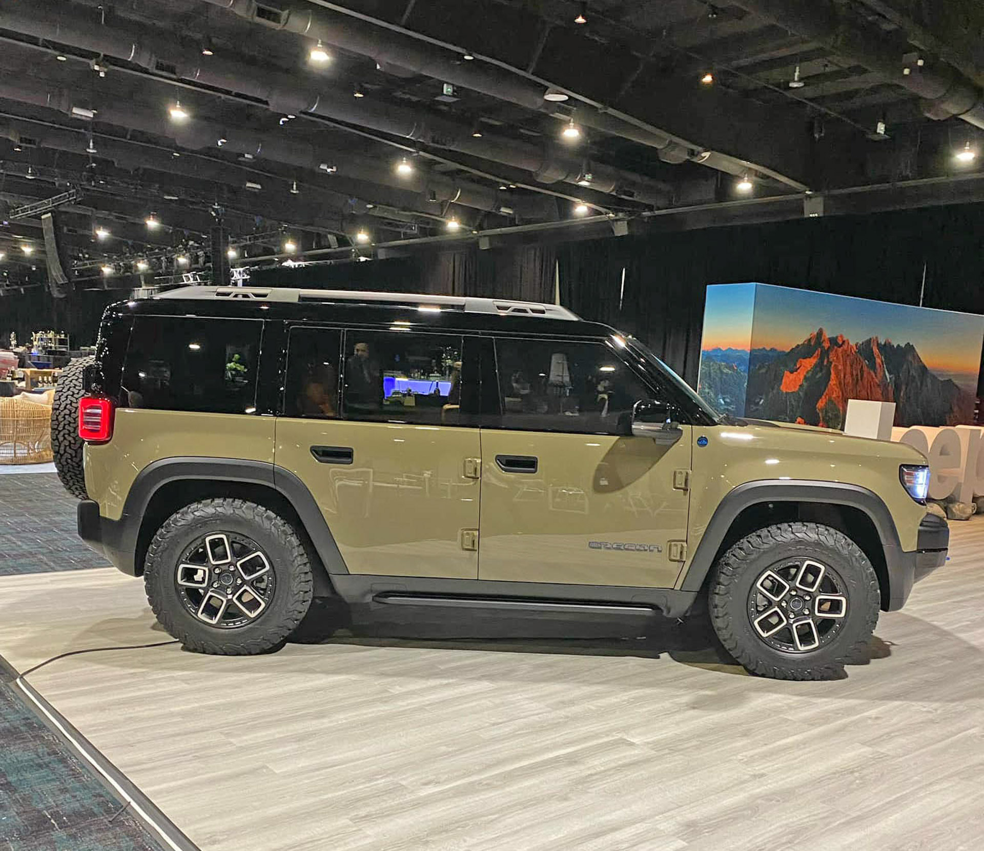 Jeep Recon Moab 4xe 00009