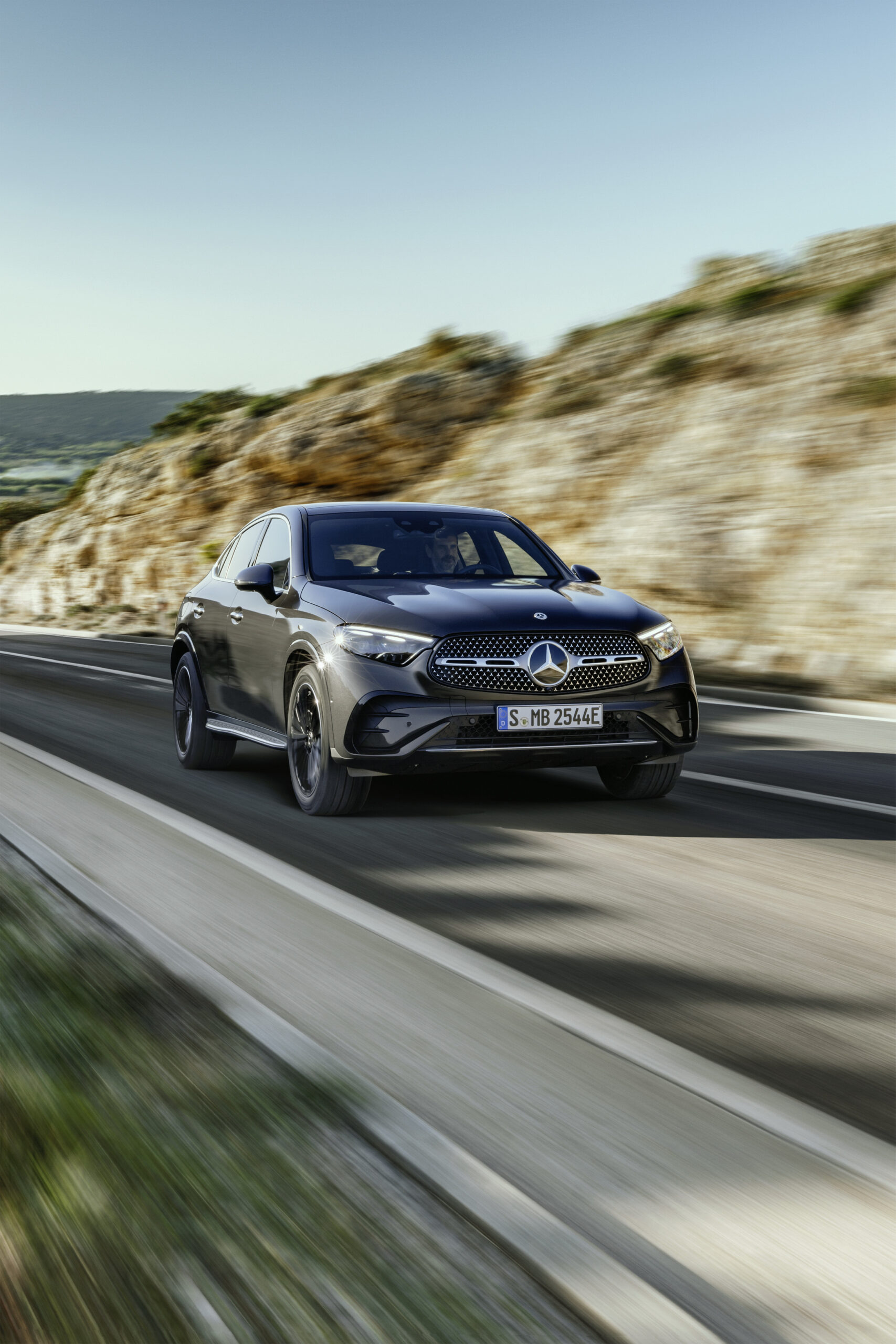 2024-Mercedes-Benz-GLC-Coupe-15