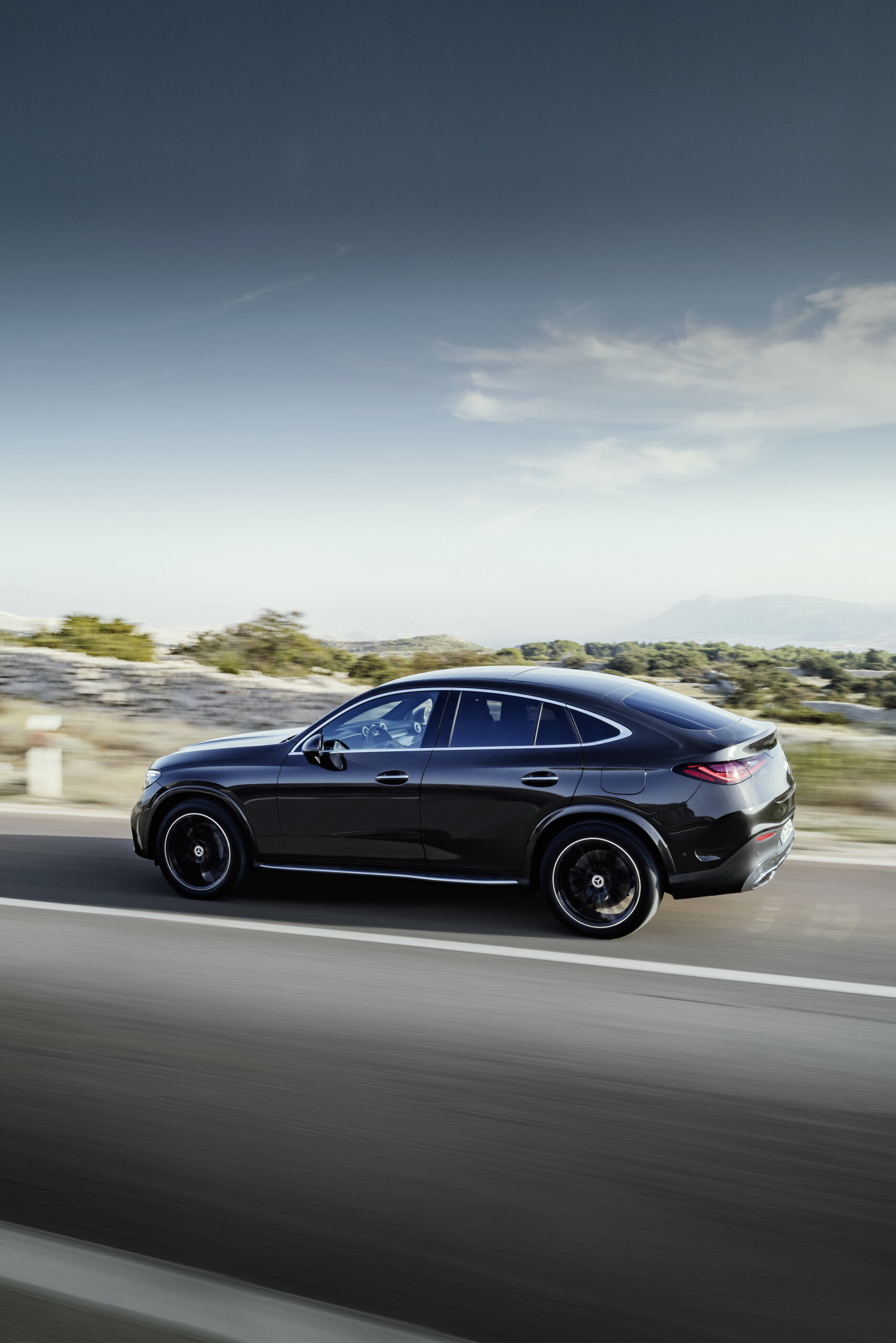 2024-Mercedes-Benz-GLC-Coupe-16