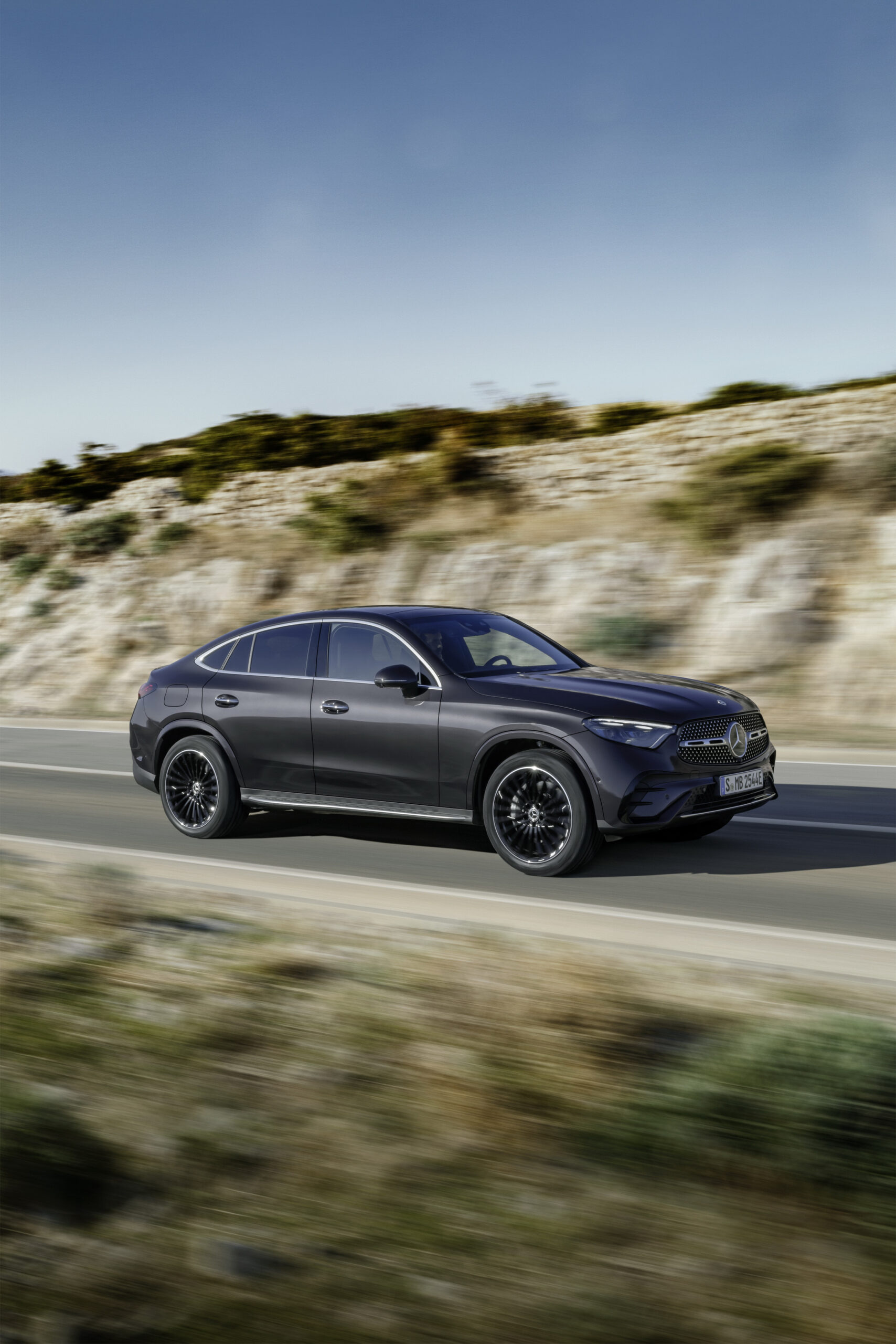 2024-Mercedes-Benz-GLC-Coupe-17