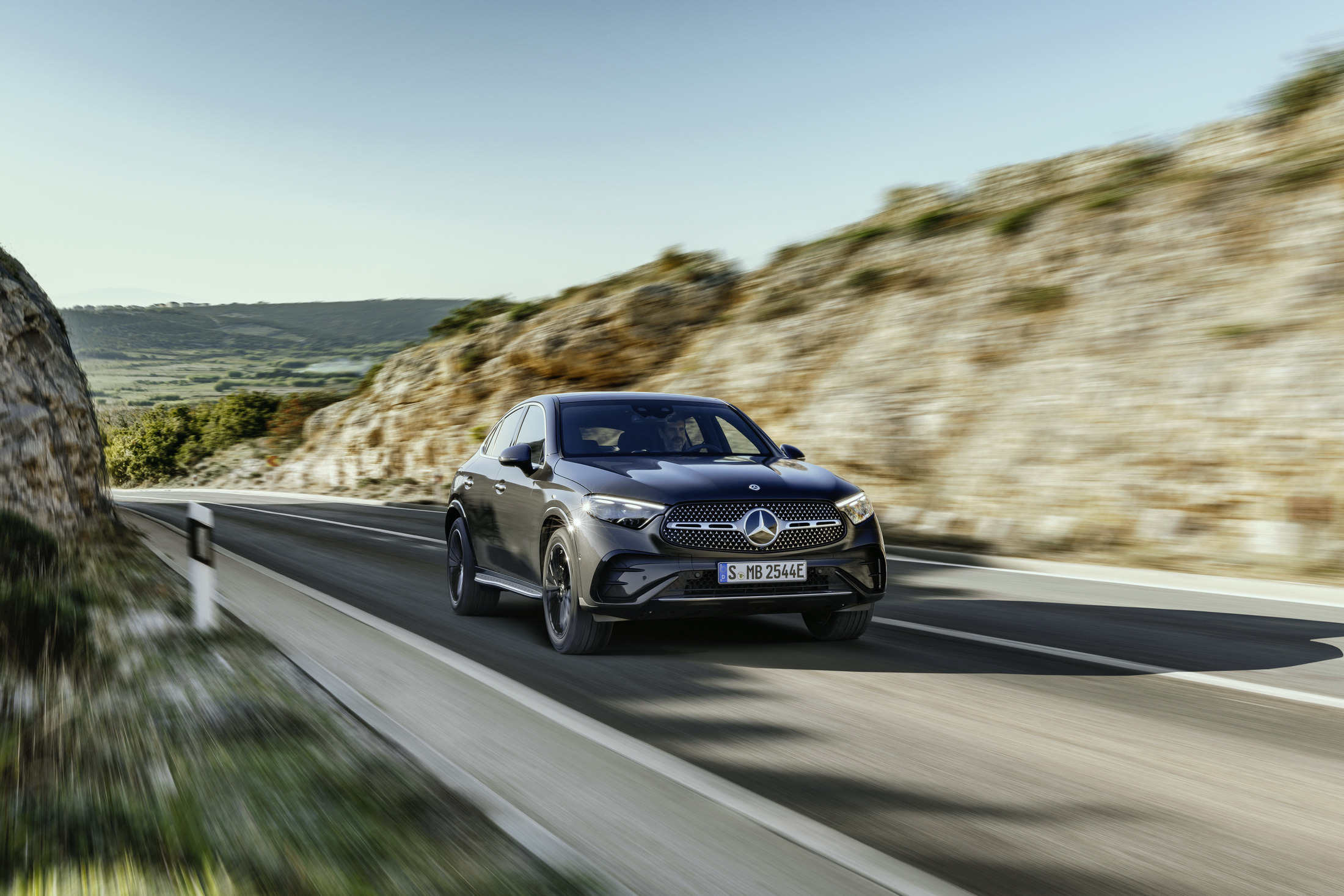 2024-Mercedes-Benz-GLC-Coupe-2