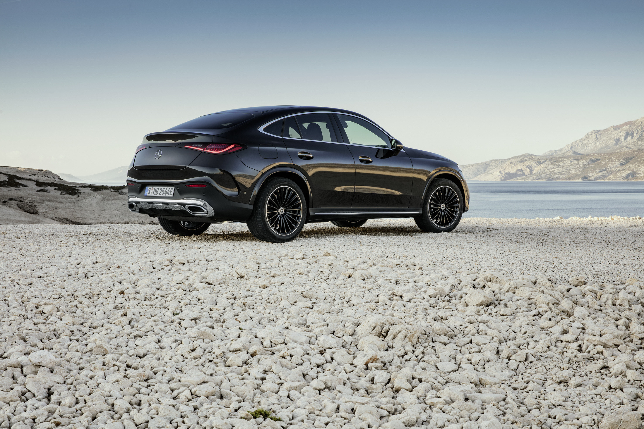 2024-Mercedes-Benz-GLC-Coupe-20