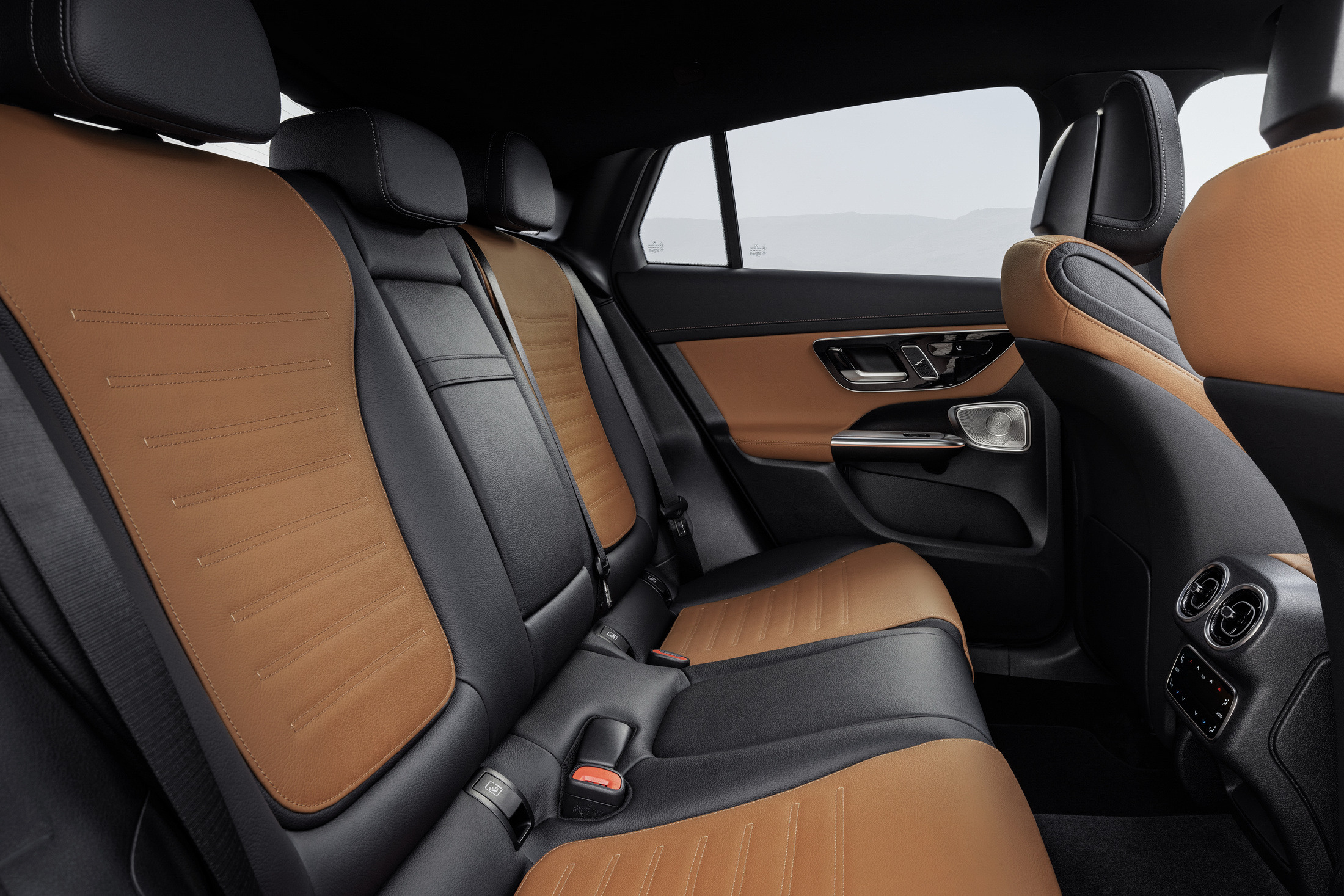 2024-Mercedes-Benz-GLC-Coupe-34