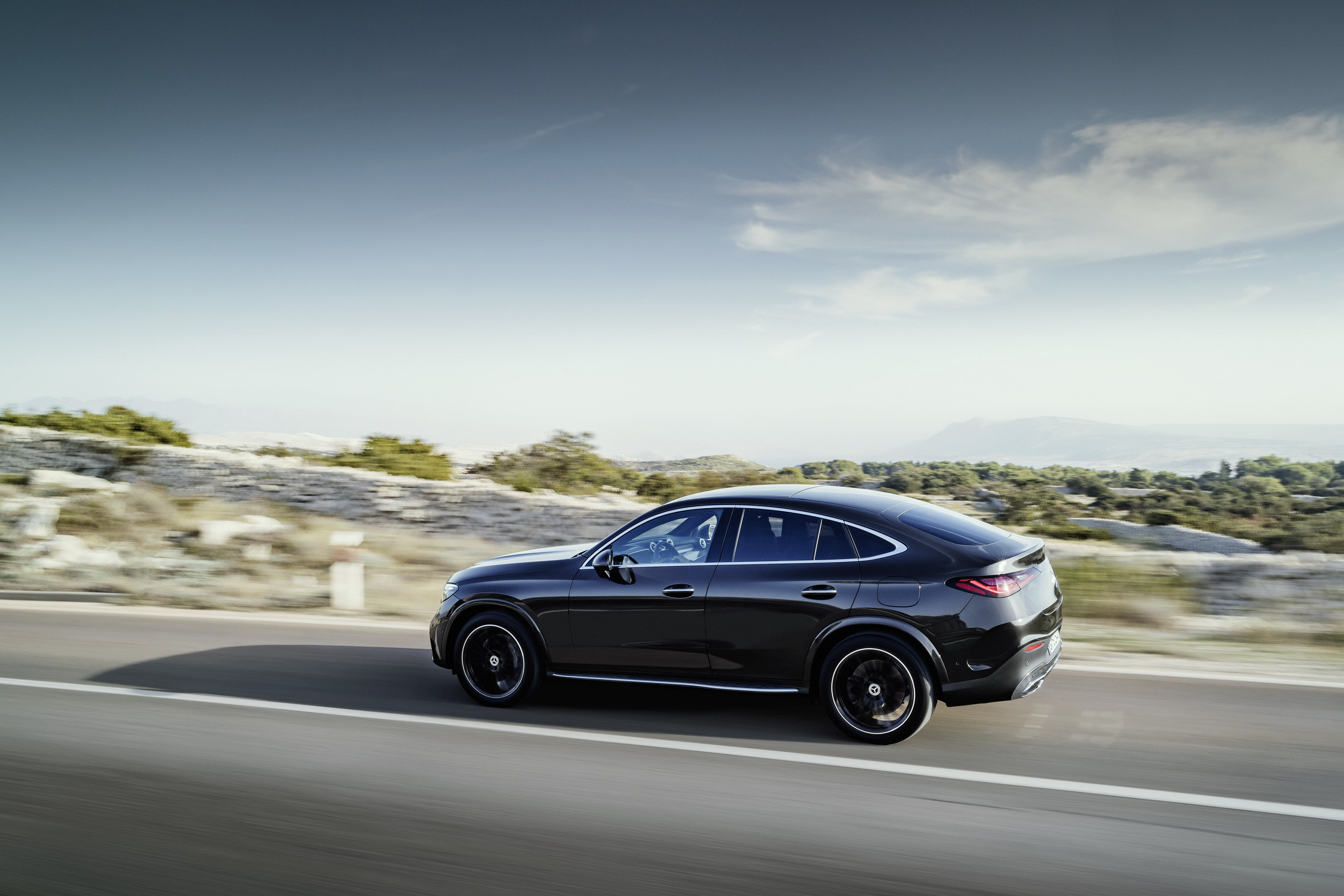 2024-Mercedes-Benz-GLC-Coupe-5