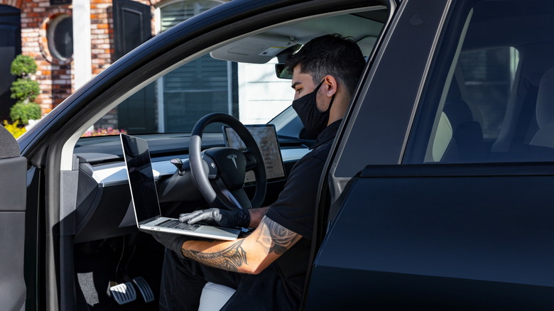 Tesla Service 2