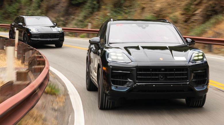 2023 Porsche Cayenne Testing (9)s