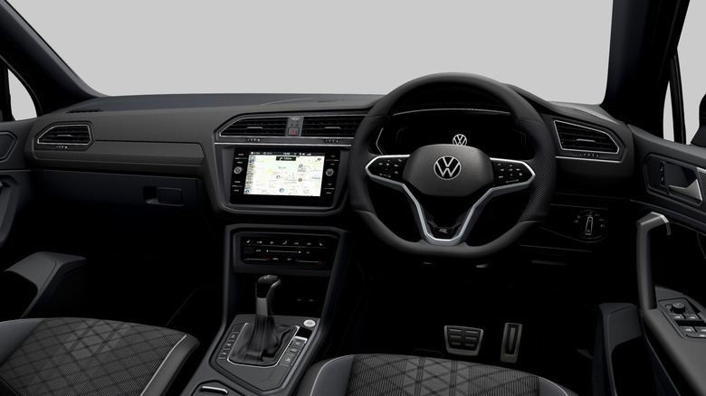 2023 VW Tiguan Black Edition (11)