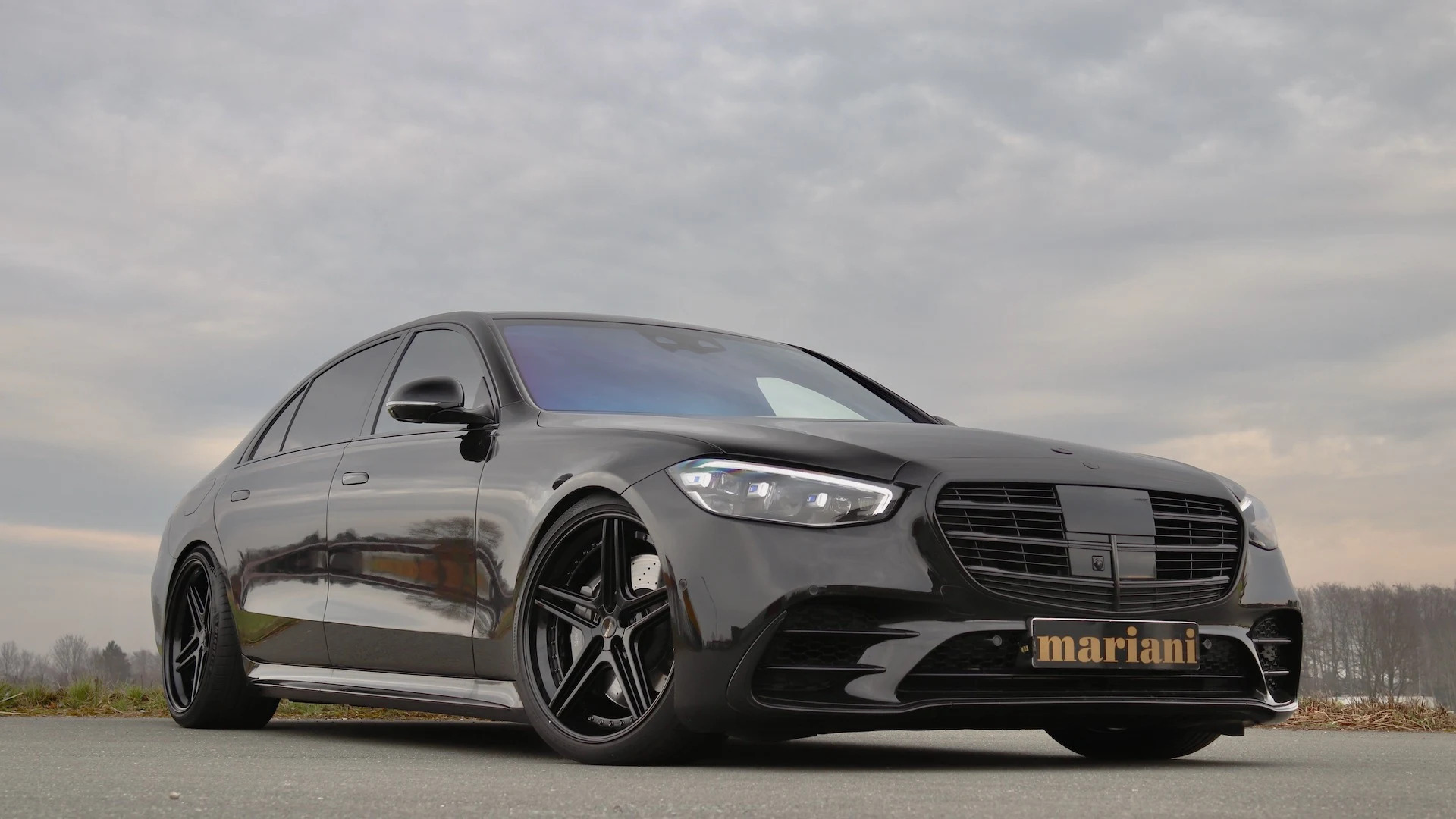 Mercedes-Benz S-Class 4