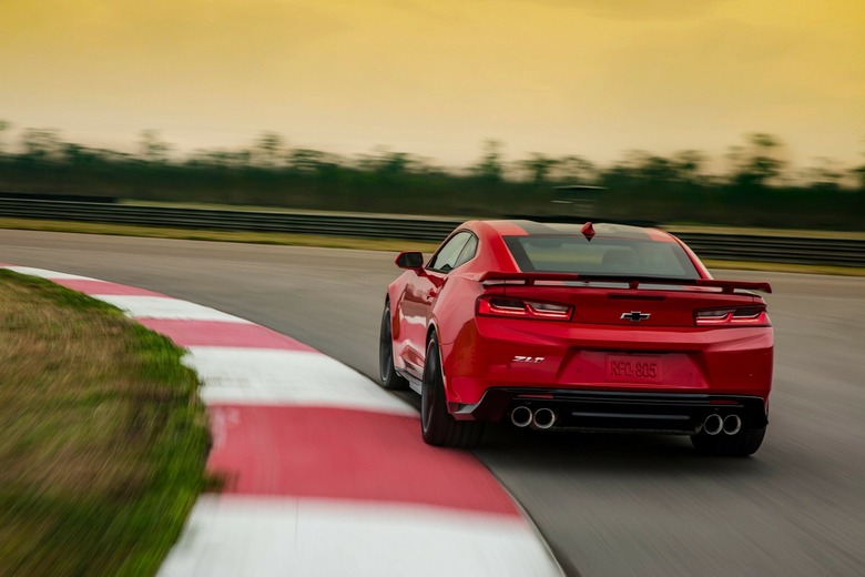 2023 Chevrolet Camaro 2