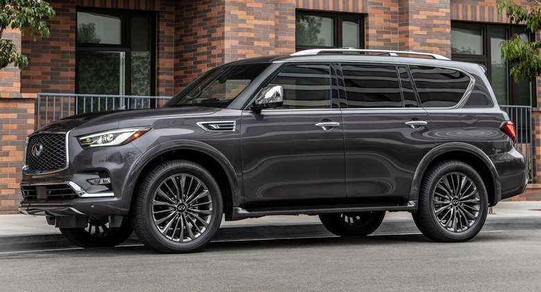 2023-Infiniti-QX80