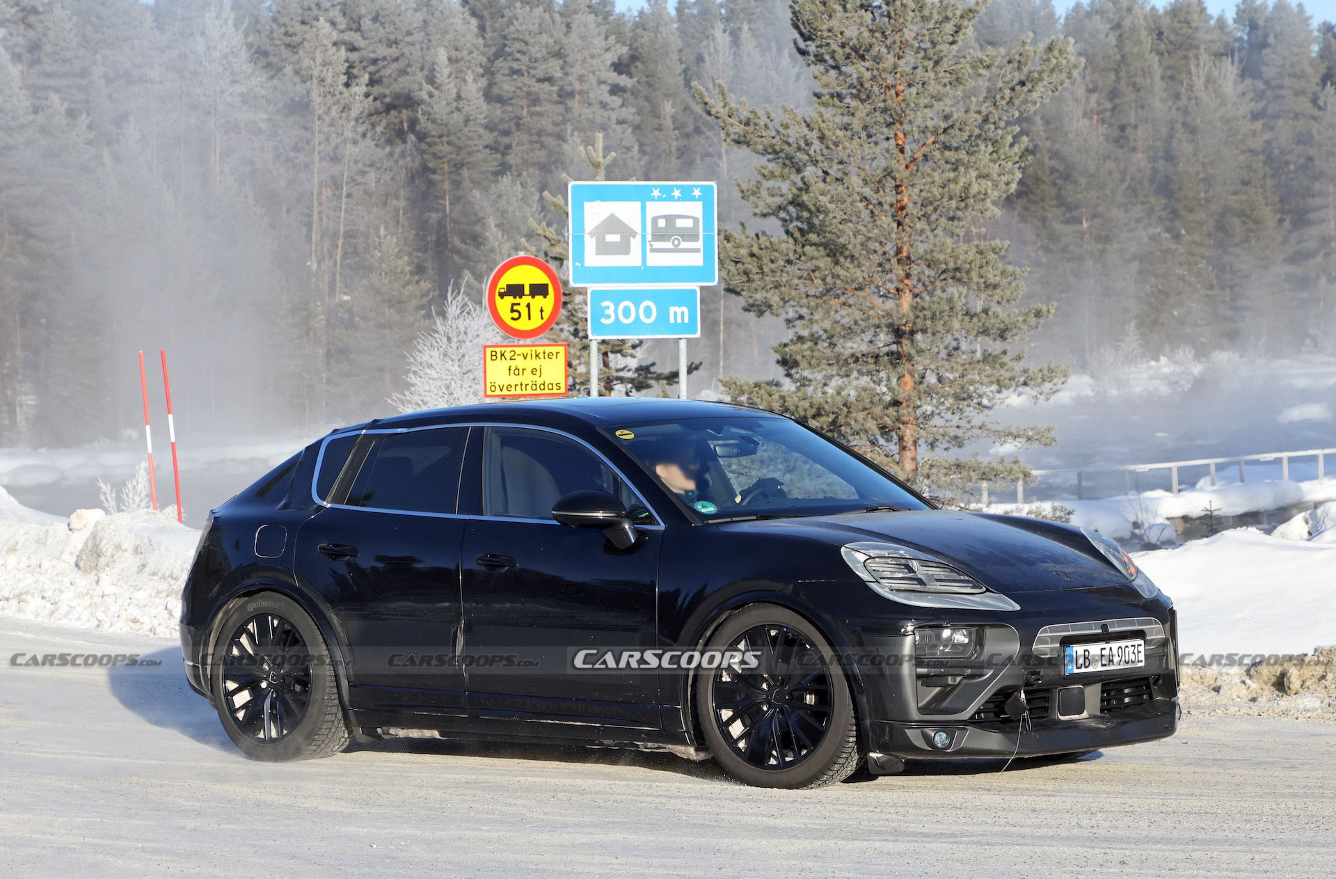 Porsche Macan EV scoop 00012
