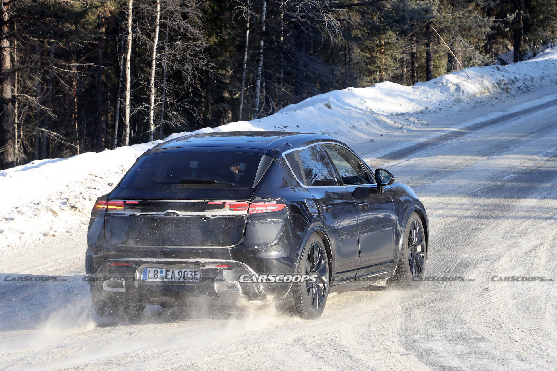 Porsche Macan EV scoop 00017