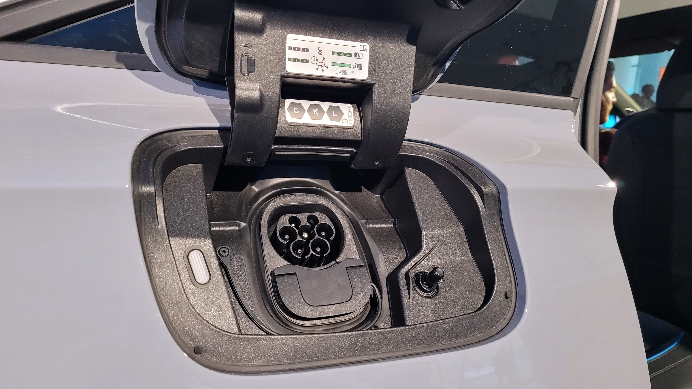 VW-ID7-USA-Carscoops-003