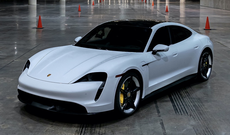2021 Porsche Taycan 2