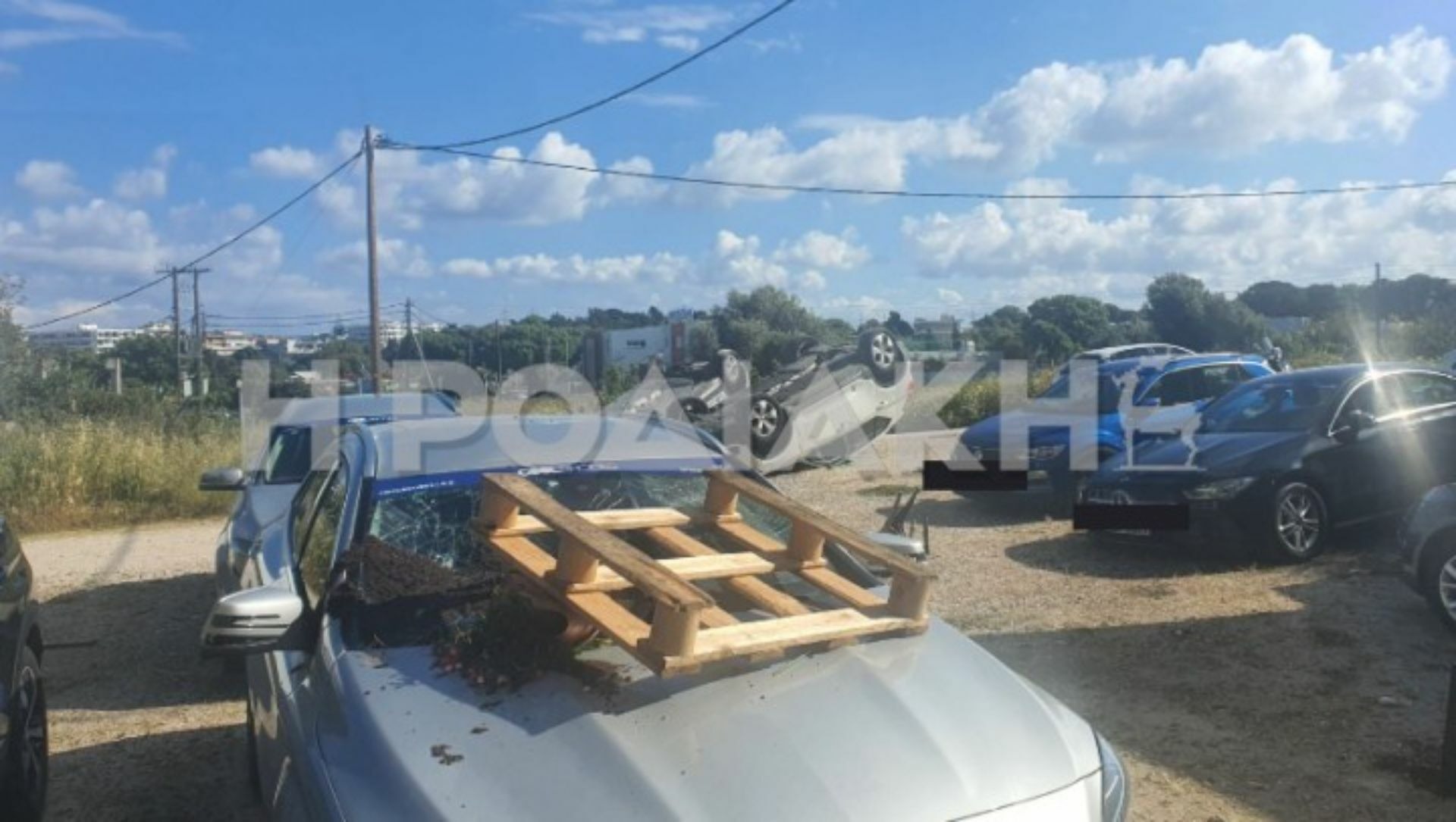 Angry Taxi Drivers Turn Over And Break Uber Cars - Rodiaki (6)
