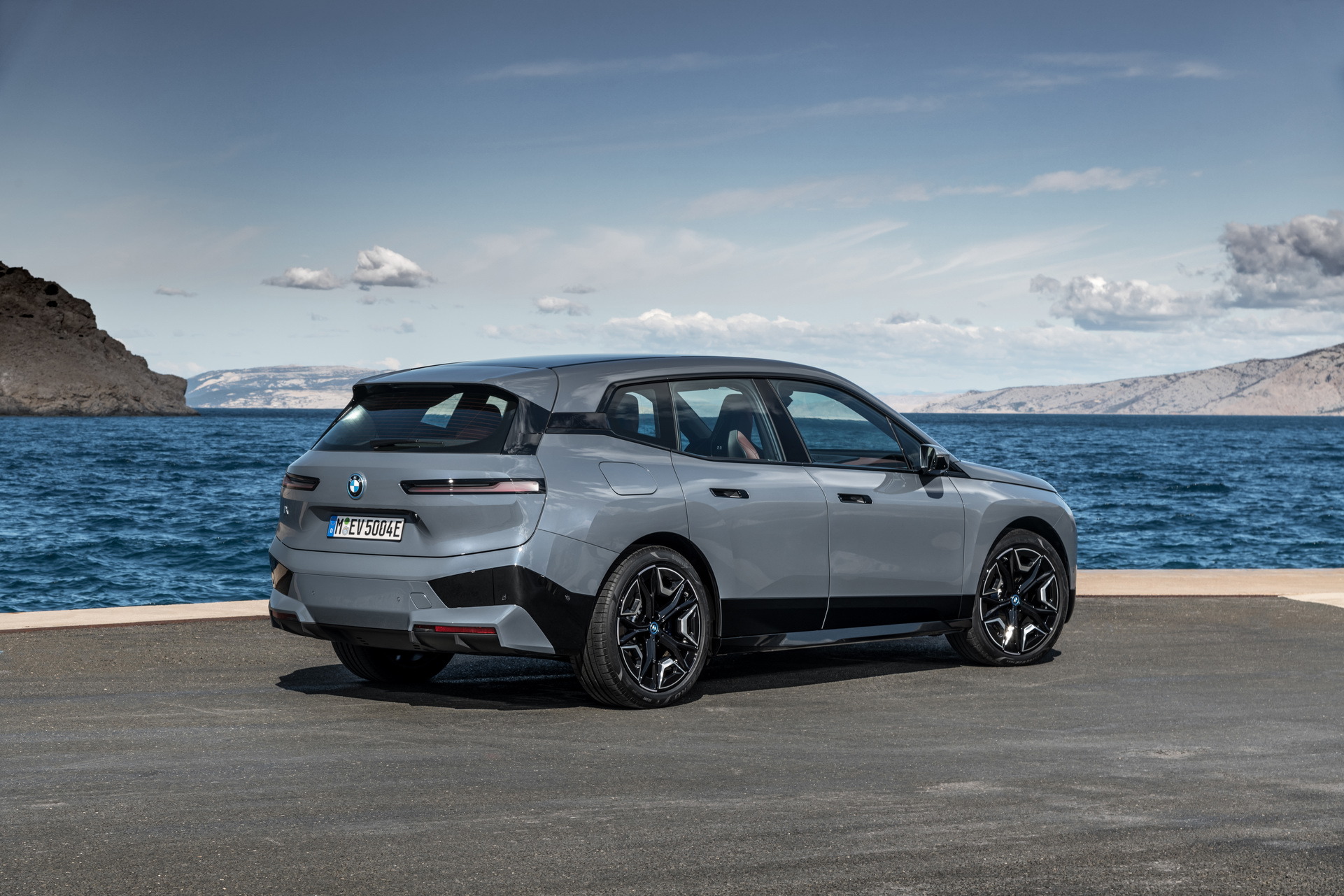 2022 BMW ix xDrive50 8