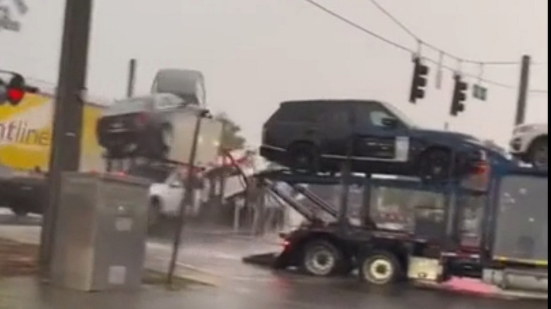 Rddt 2023 Florida Train Crashes into Car Hauler 1
