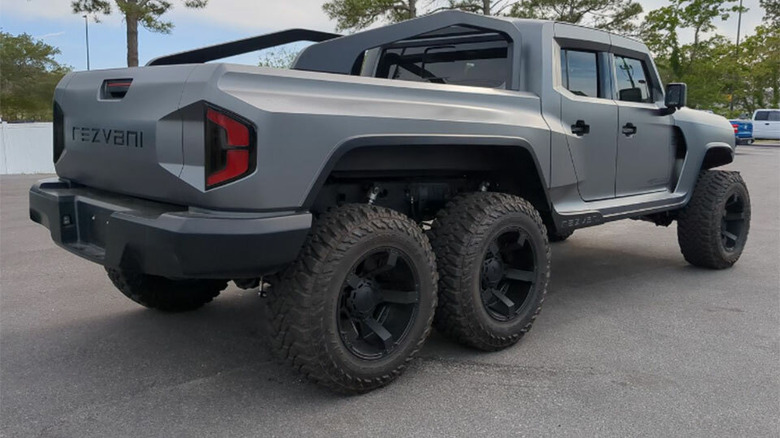 Rezvani-Hercules-6x6-2kk